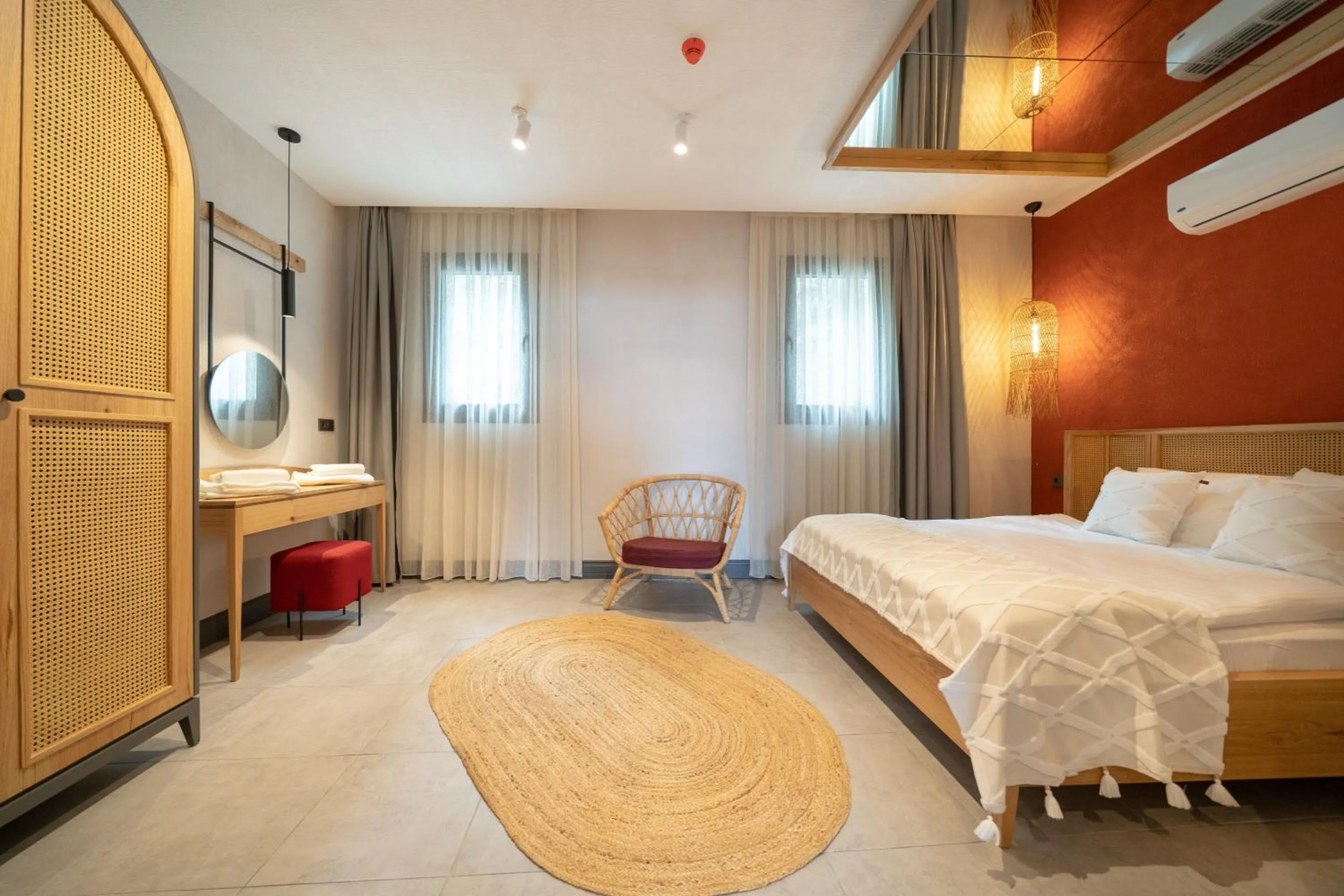 Bedroom in Reddoors Suites Sea View