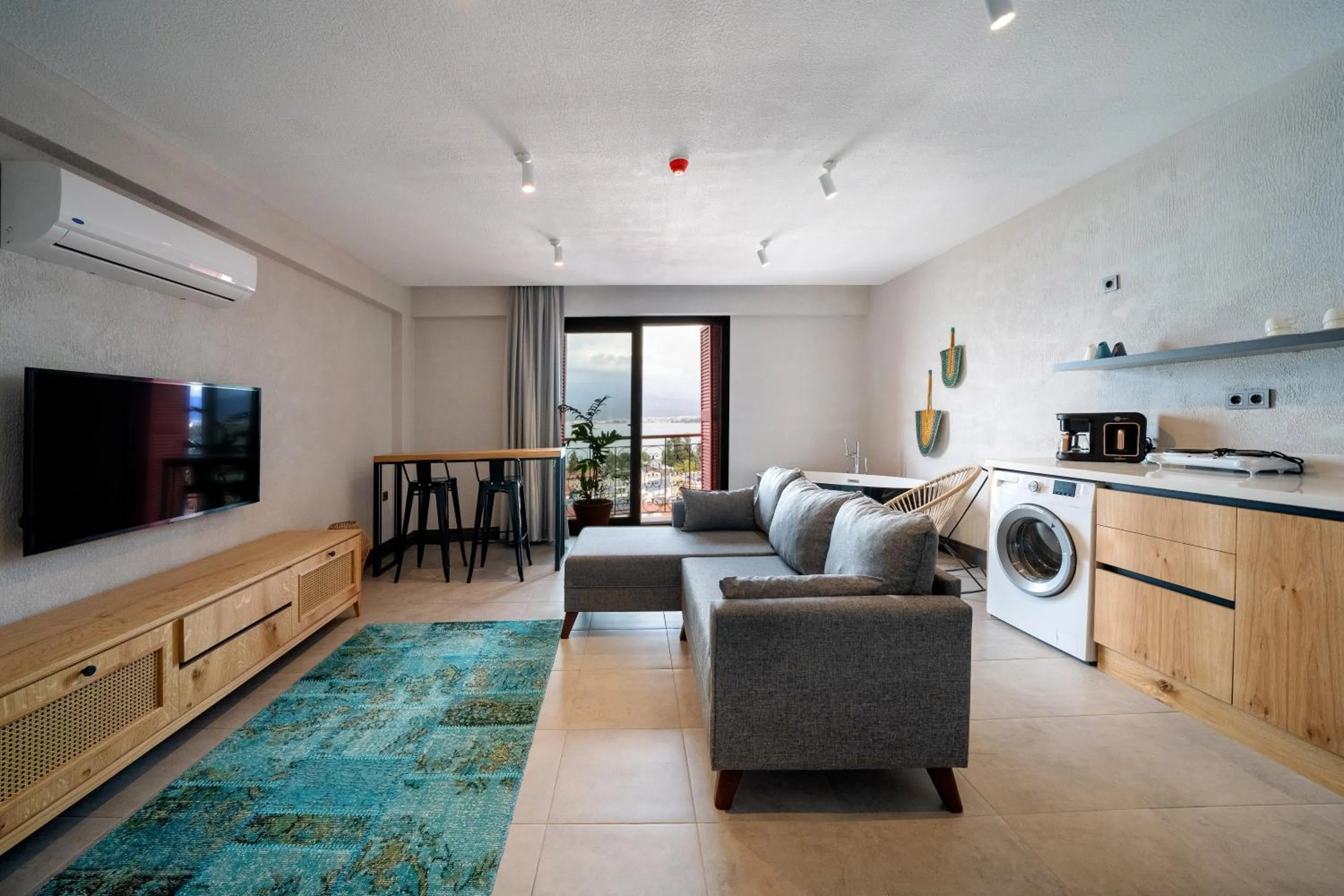 Seating area in Reddoors Suites Sea View