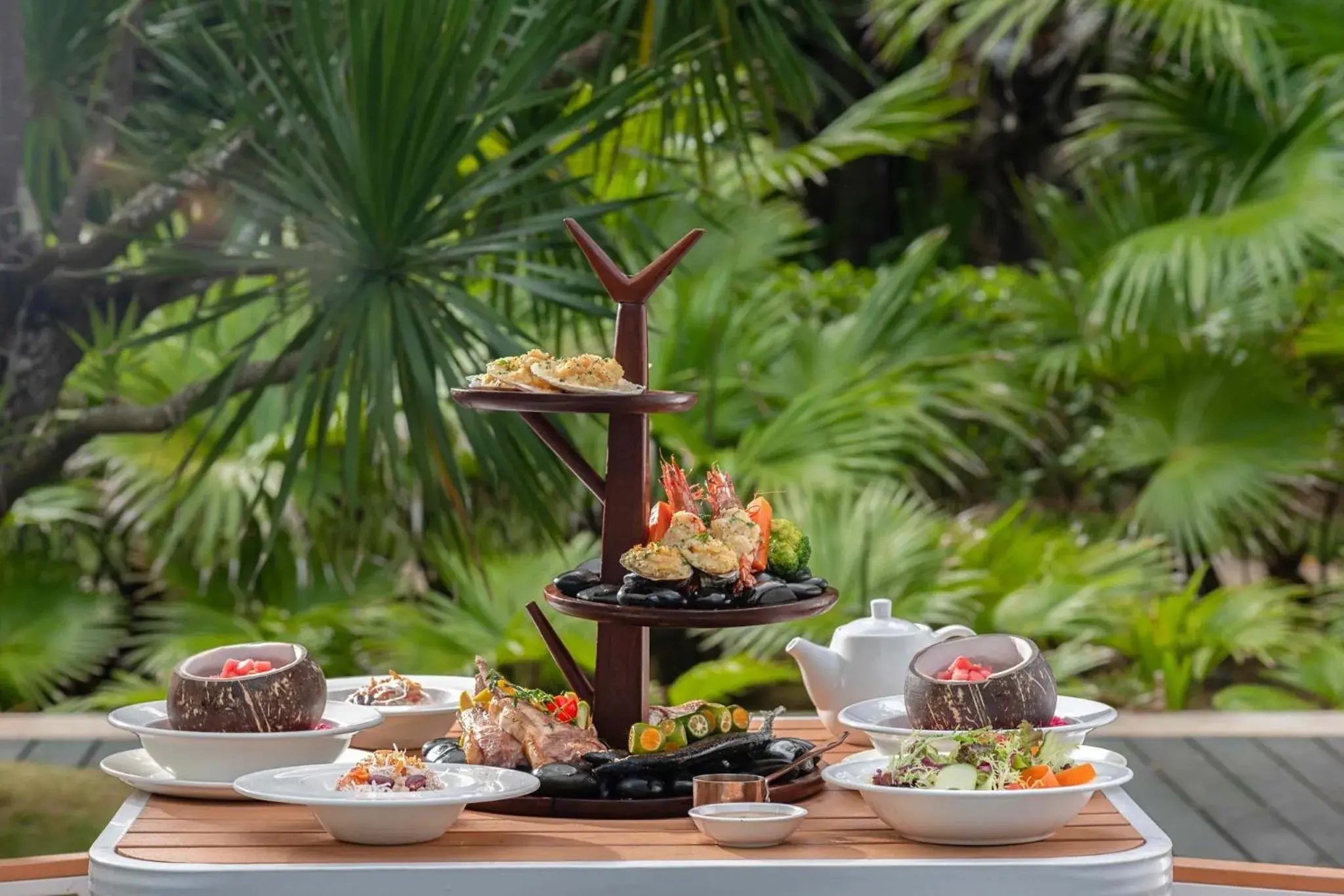 Restaurant/places to eat in InterContinental Sanya Haitang Bay Resort by IHG Restaurant/places to eat in InterContinental Sanya Haitang Bay Resort by IHG