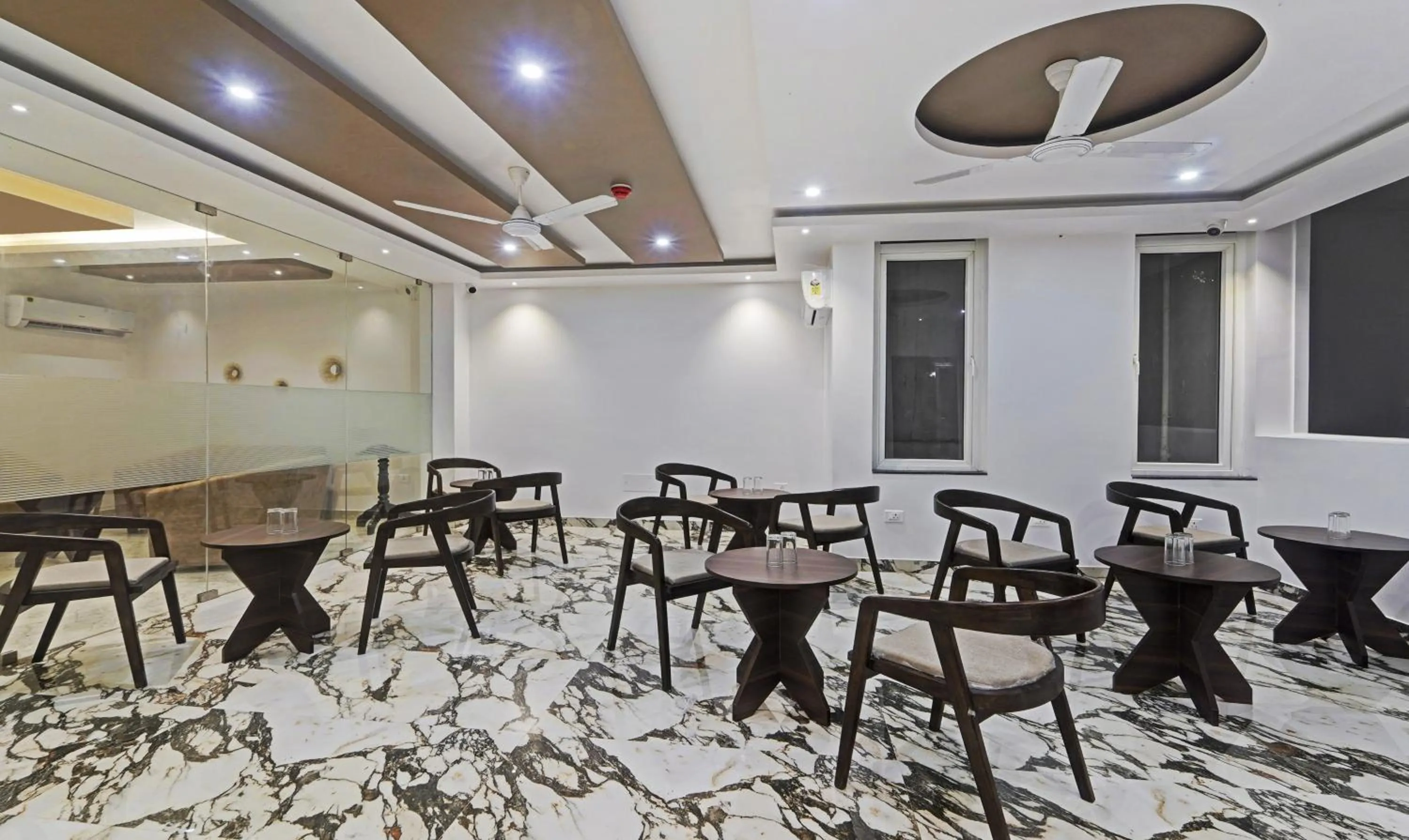 Dining area in Treebo Premium Raffis' Andalusia Bay Way