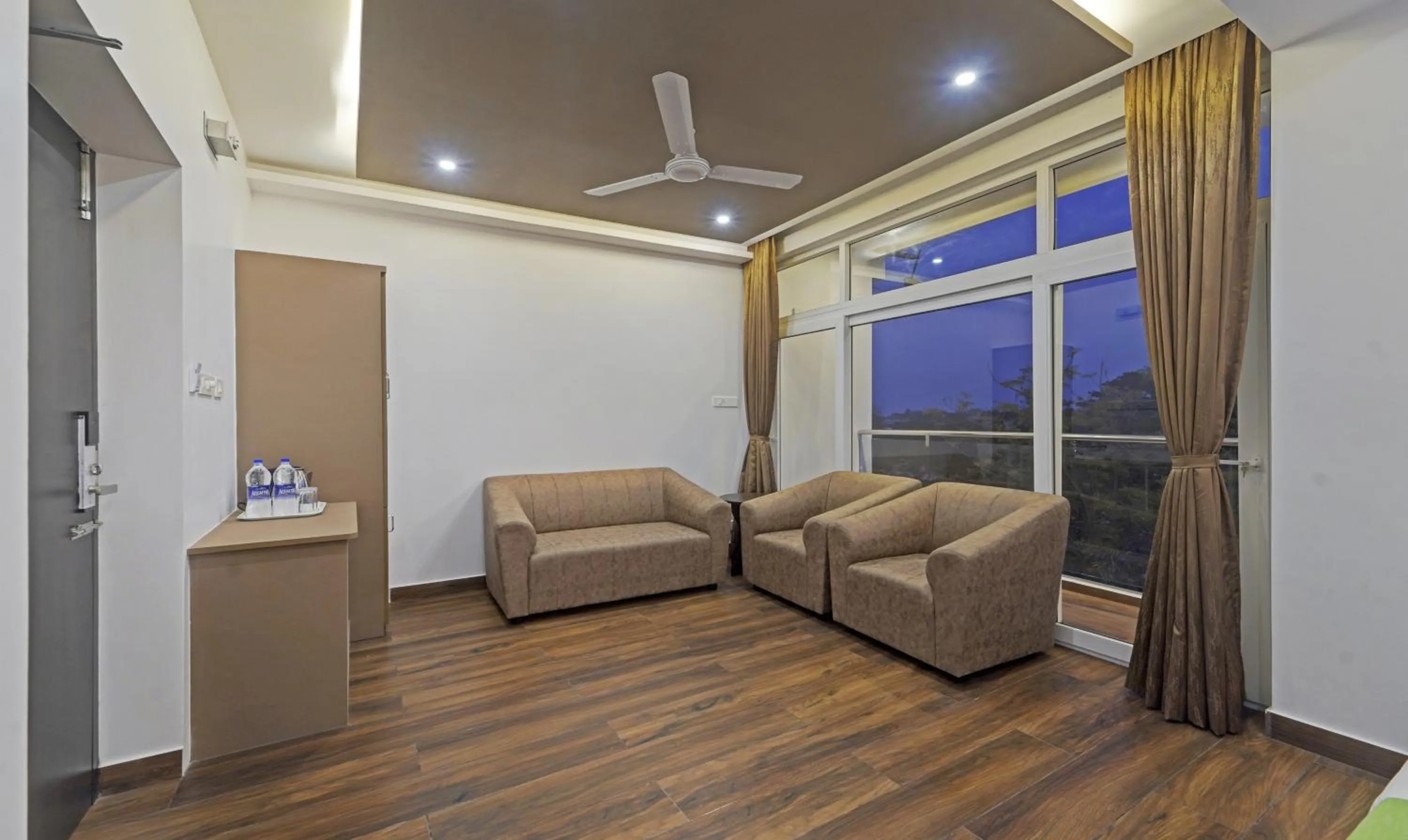 Seating area in Treebo Premium Raffis' Andalusia Bay Way