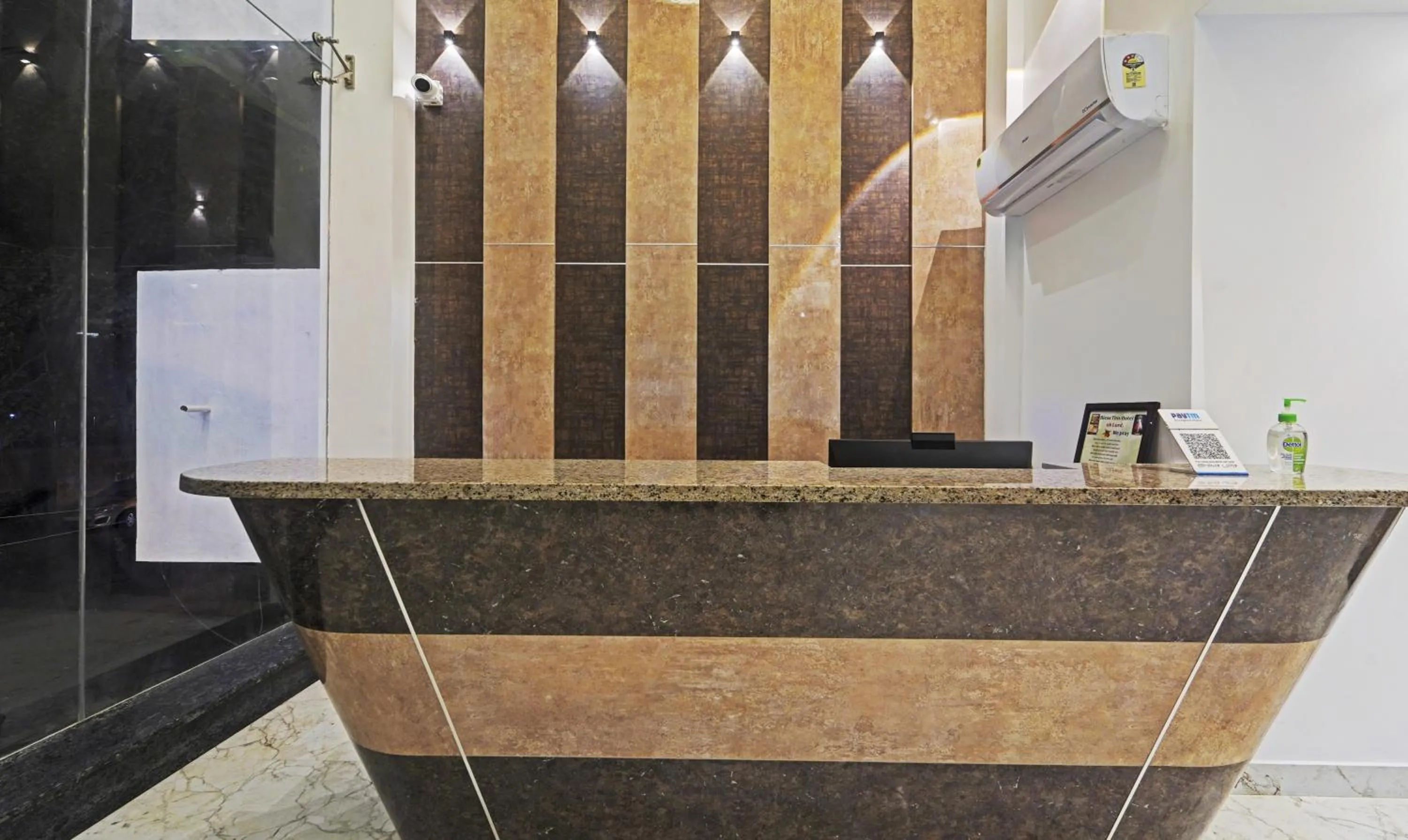 Lobby or reception in Treebo Premium Raffis' Andalusia Bay Way