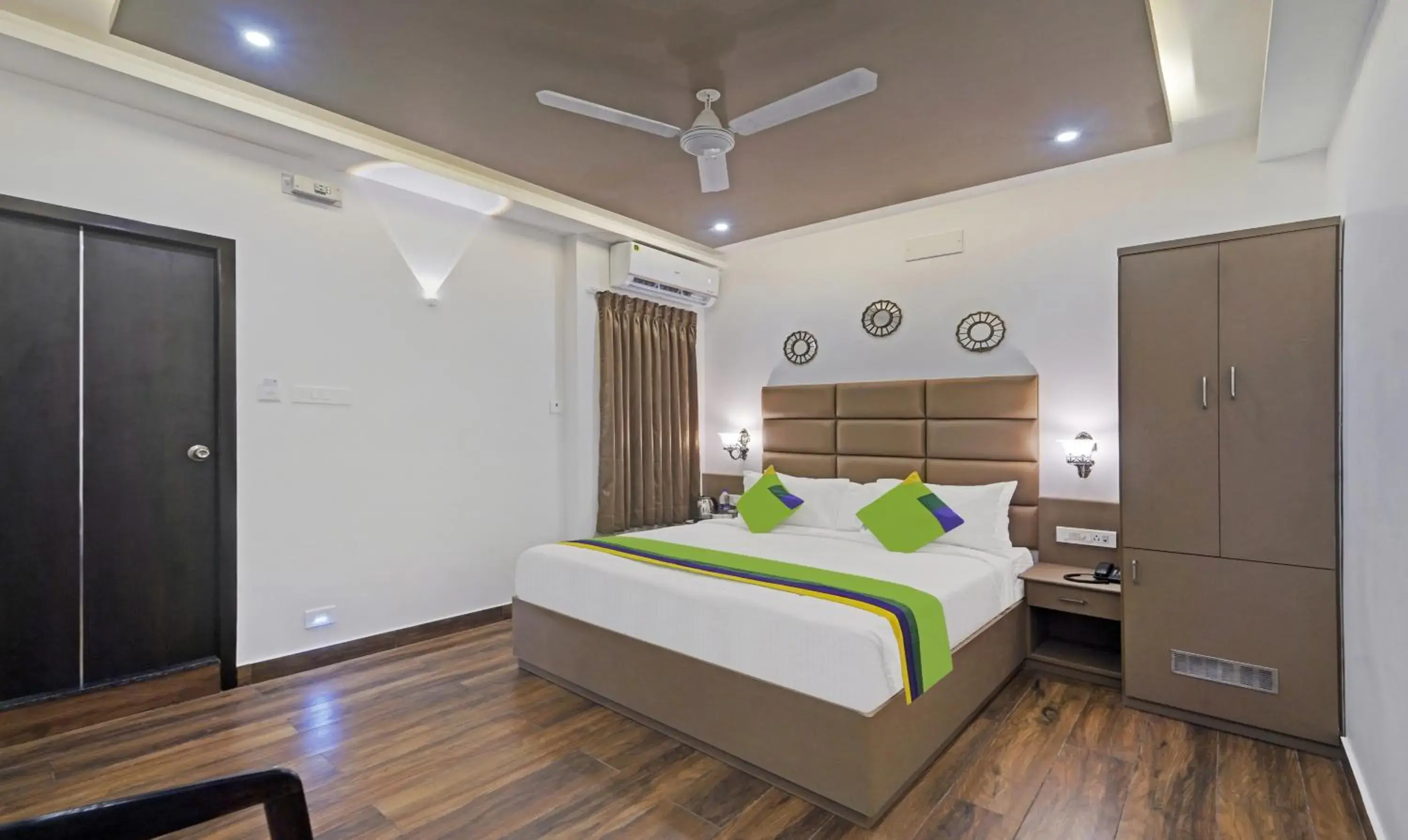 Bed in Treebo Premium Raffis' Andalusia Bay Way Bed in Treebo Premium Raffis' Andalusia Bay Way