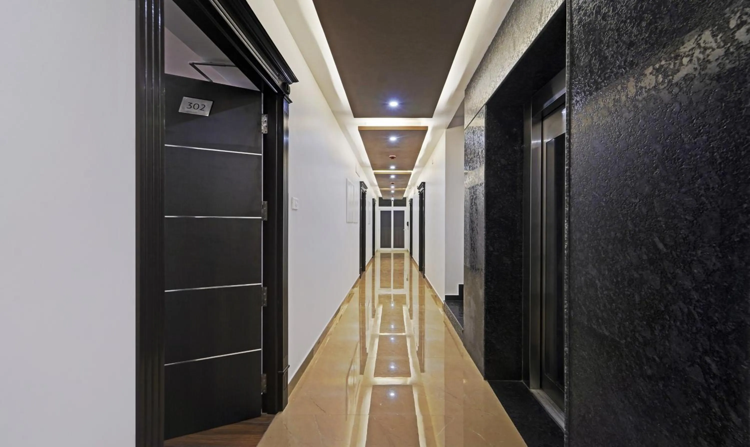 Lobby or reception in Treebo Premium Raffis' Andalusia Bay Way