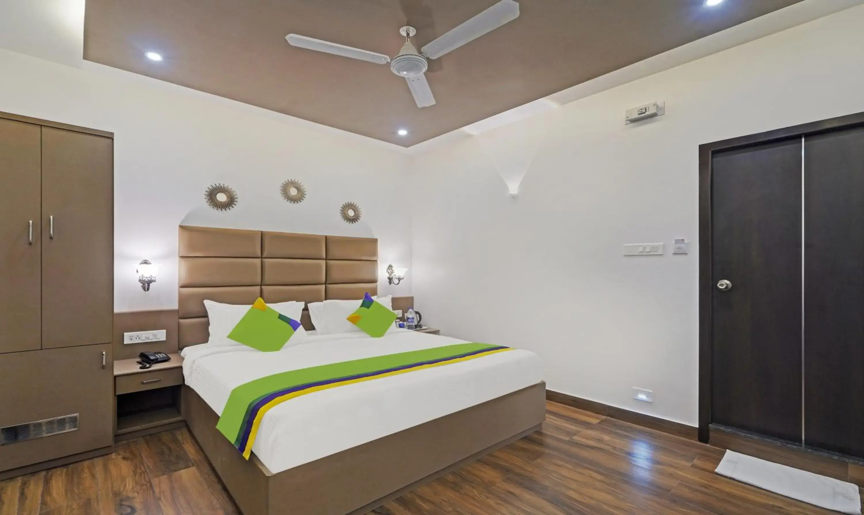 Bed in Treebo Premium Raffis' Andalusia Bay Way Bed in Treebo Premium Raffis' Andalusia Bay Way