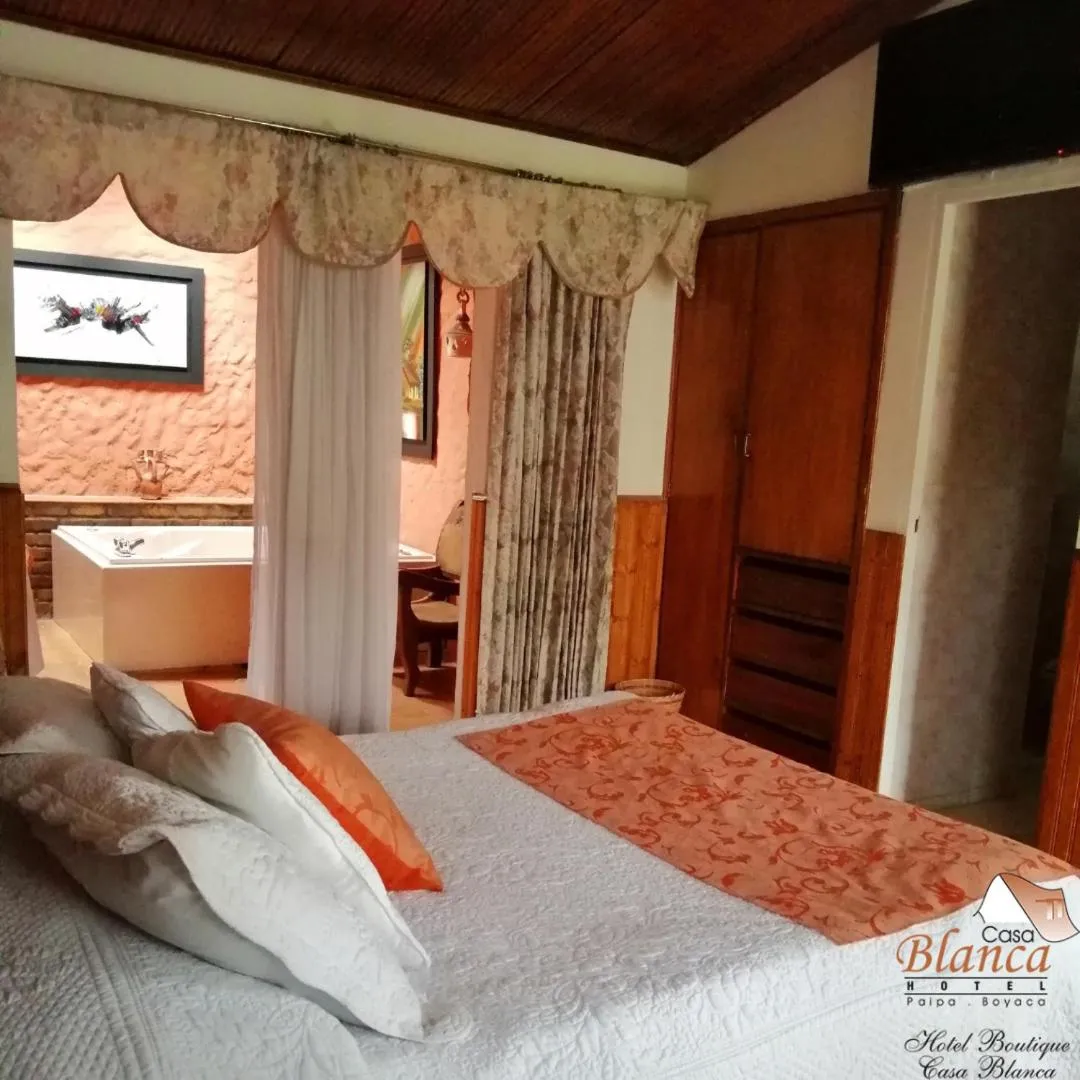 Bed in Hotel Casablanca Natural Spa