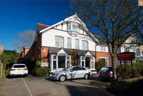 Minton Lodge Hotel - Seniors Only Minton Lodge Hotel - Seniors Only