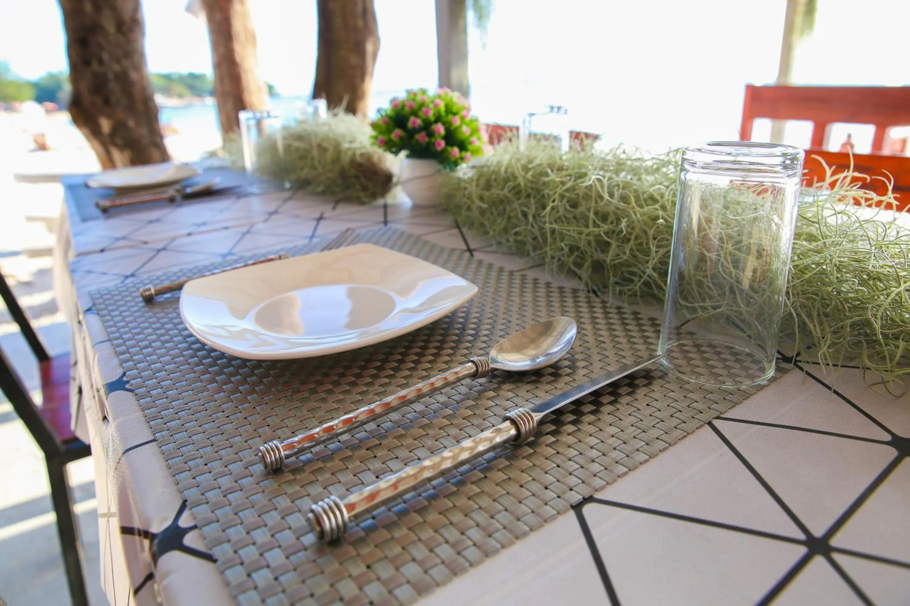 Restaurant/places to eat in Laemson Resort