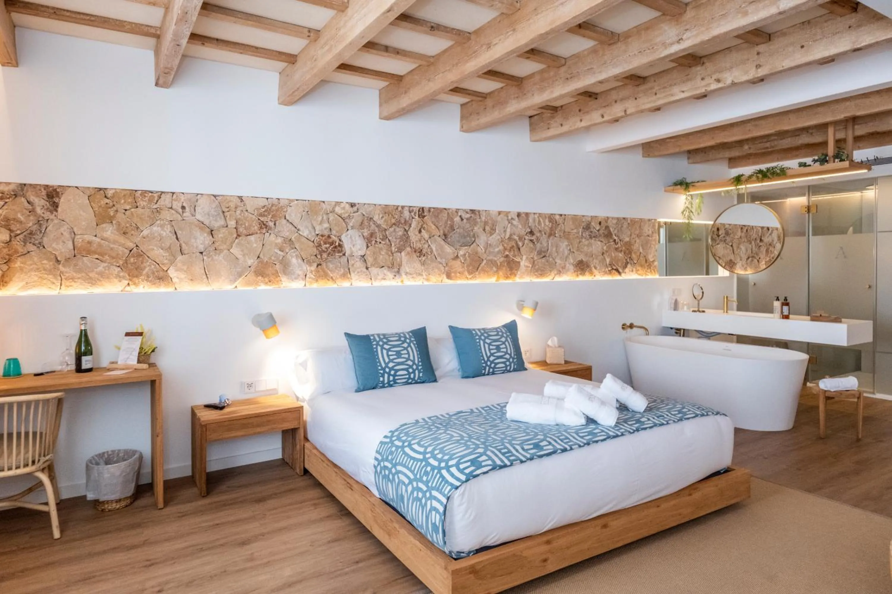 Bed in Hotel S'Antiga Adults Only