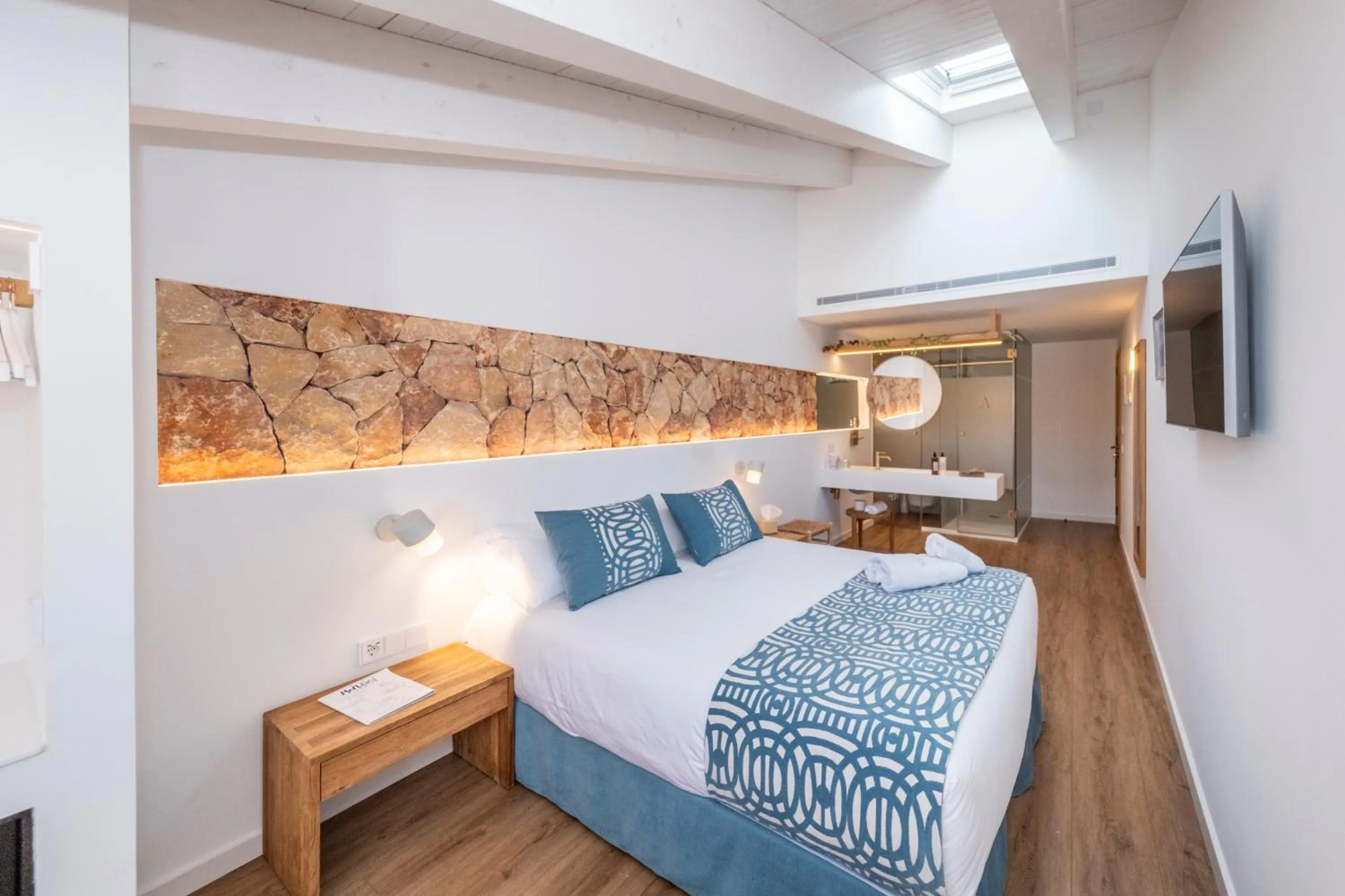 Bed in Hotel S'Antiga Adults Only