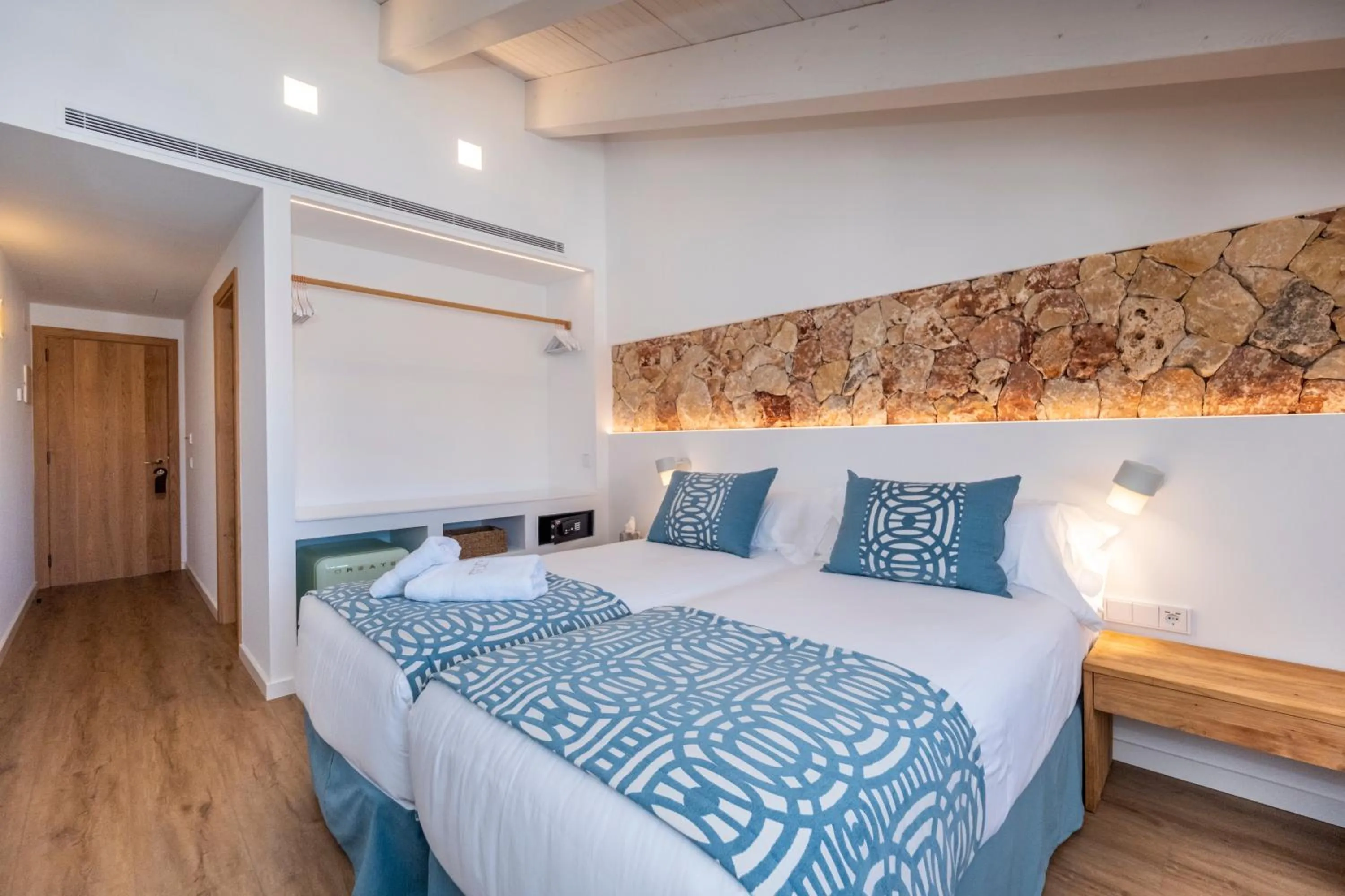 Bed in Hotel S'Antiga Adults Only