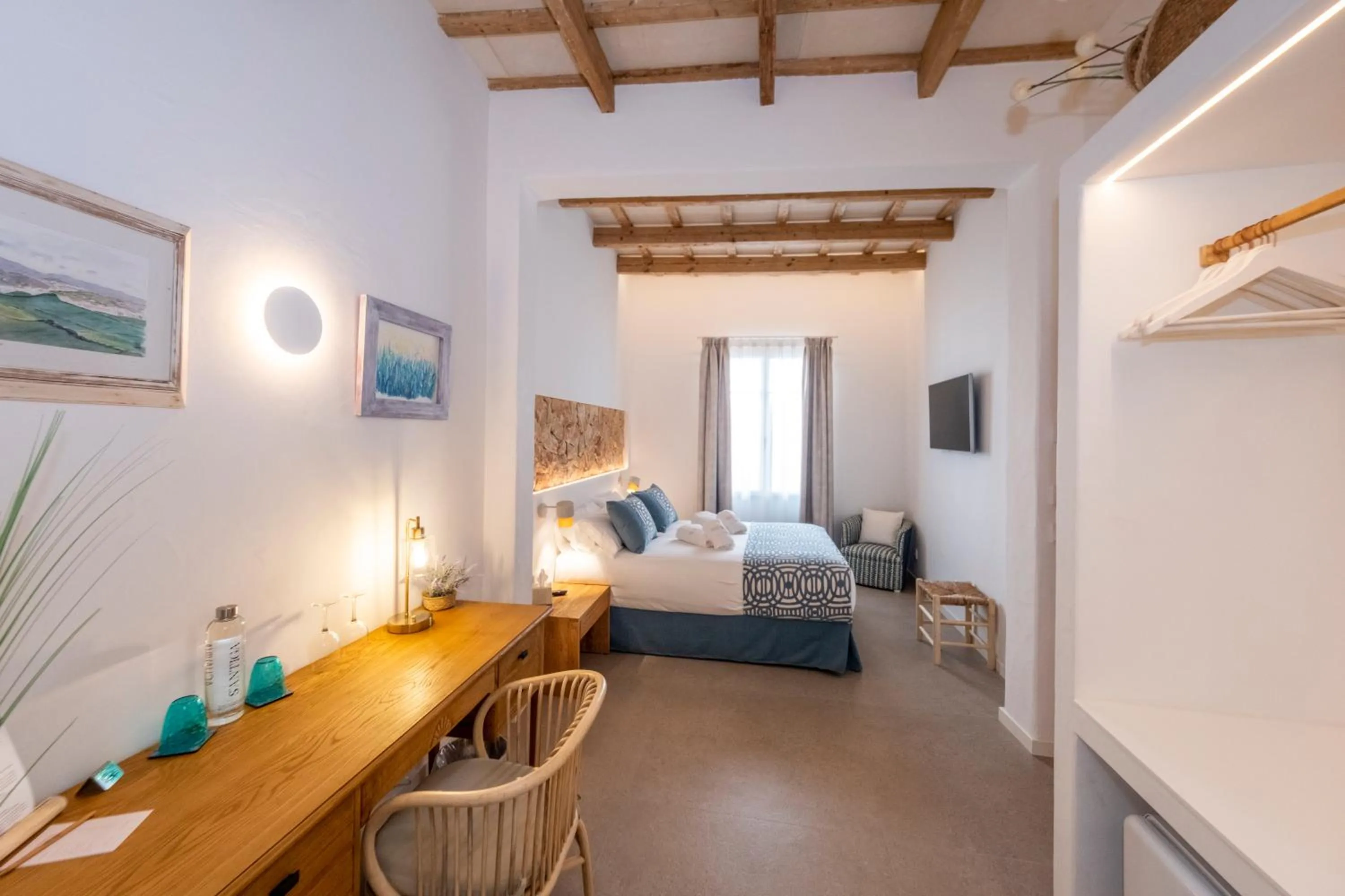 Bed in Hotel S'Antiga Adults Only