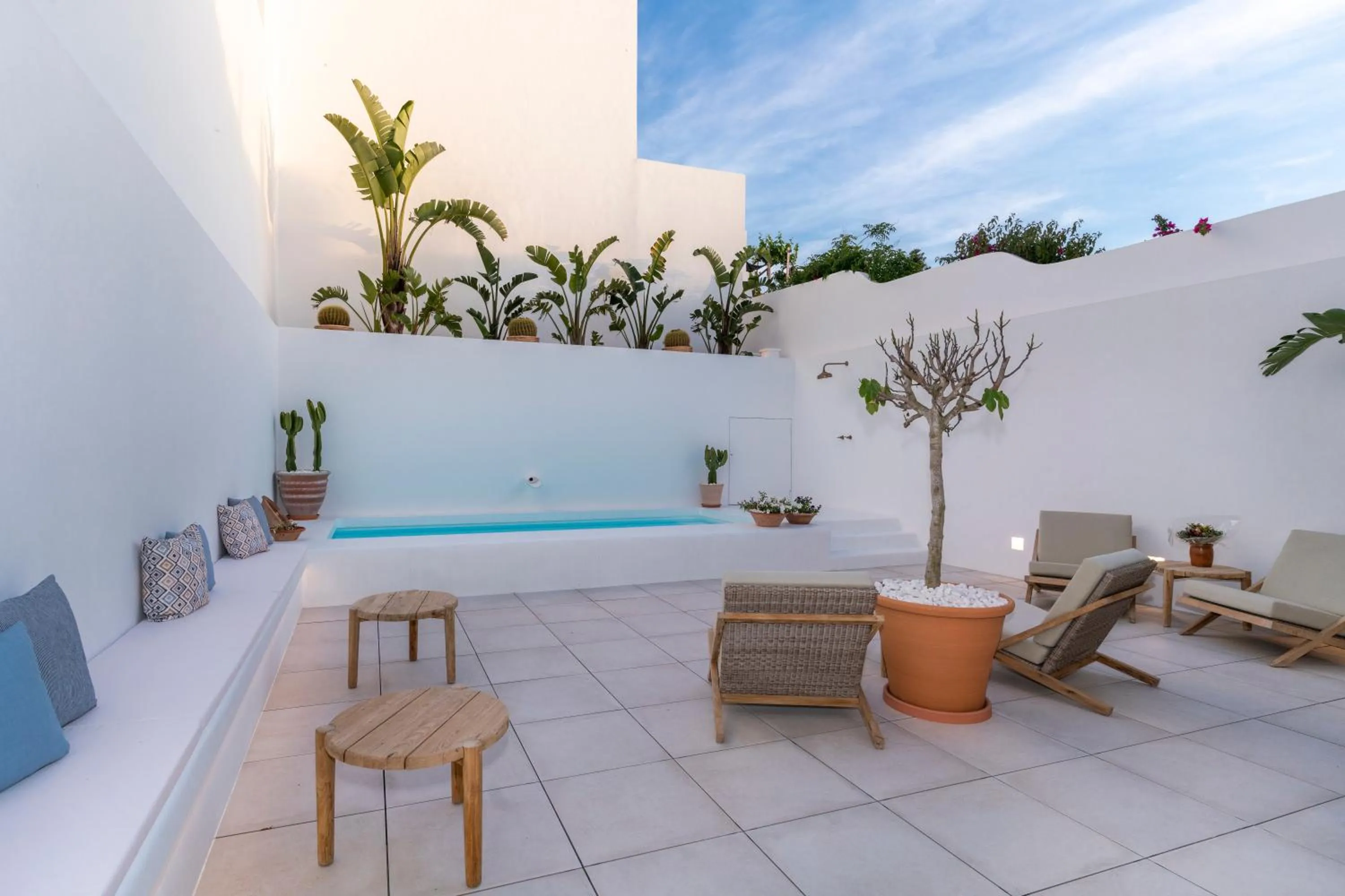 Patio in Hotel S'Antiga Adults Only