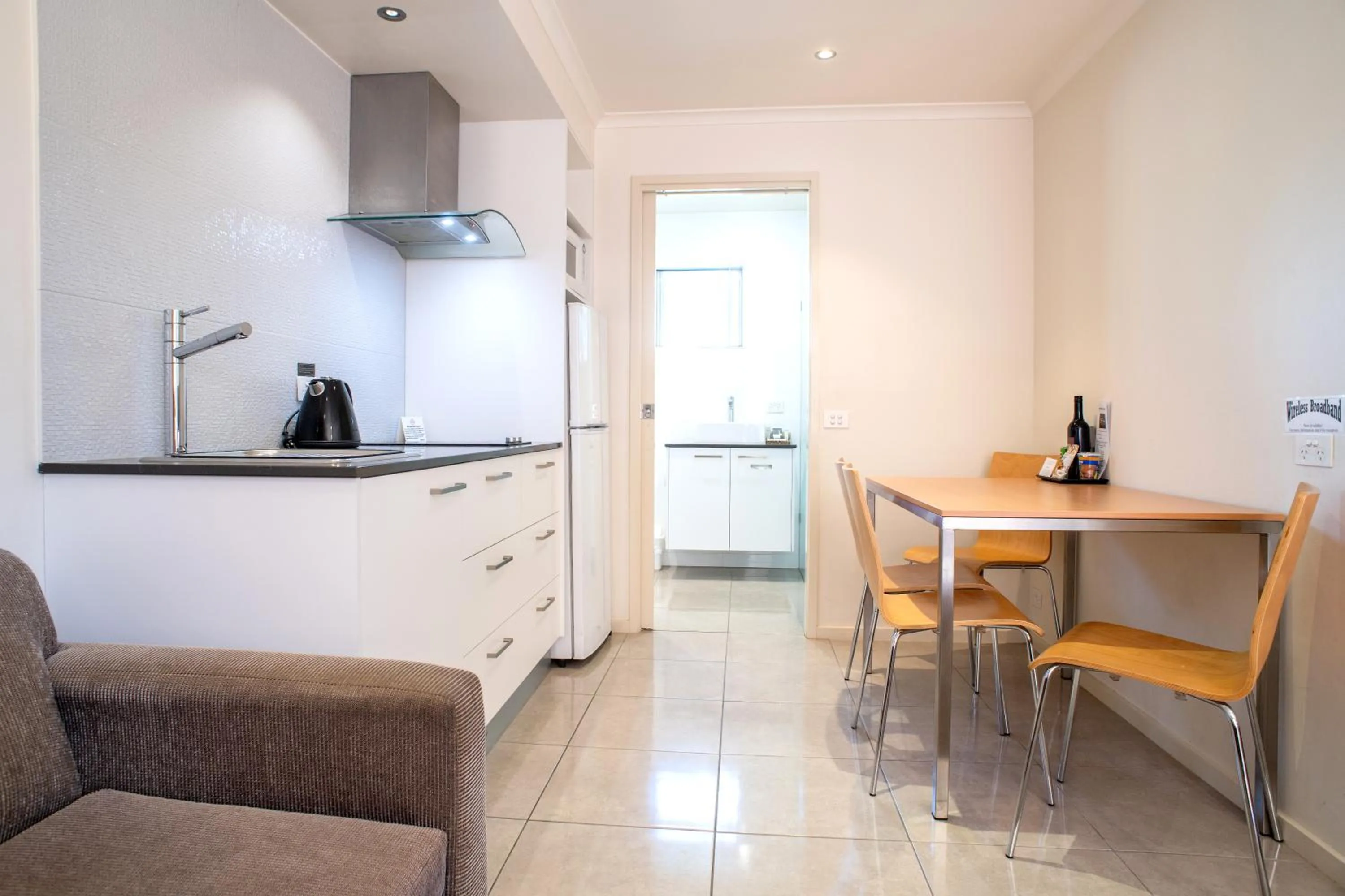 Kitchen or kitchenette in Tea House Motor Inn