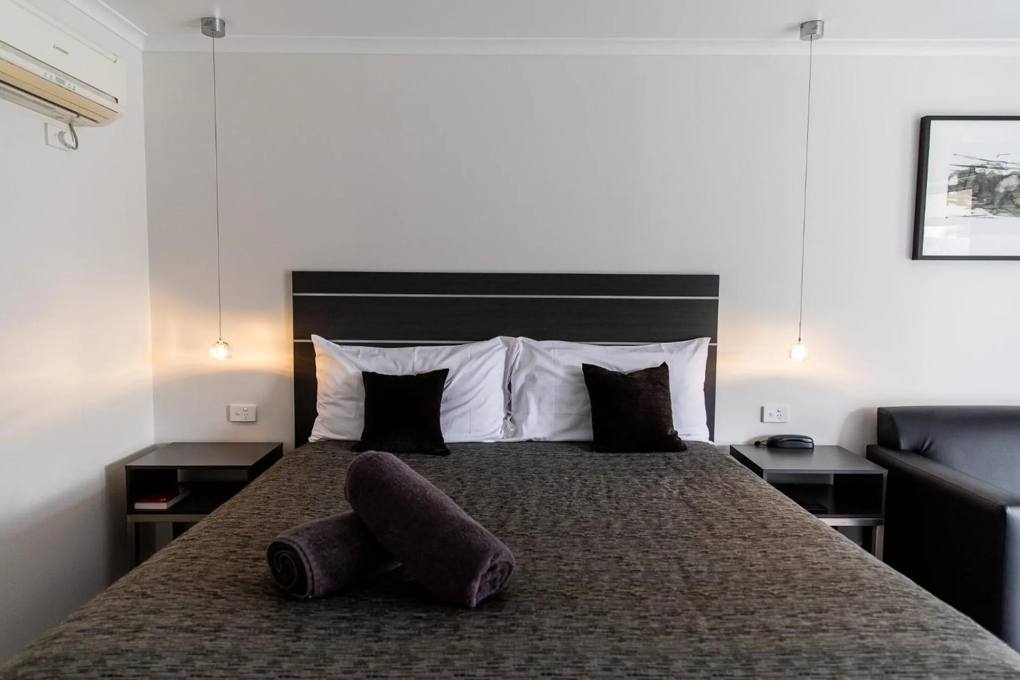 Bed in Tea House Motor Inn