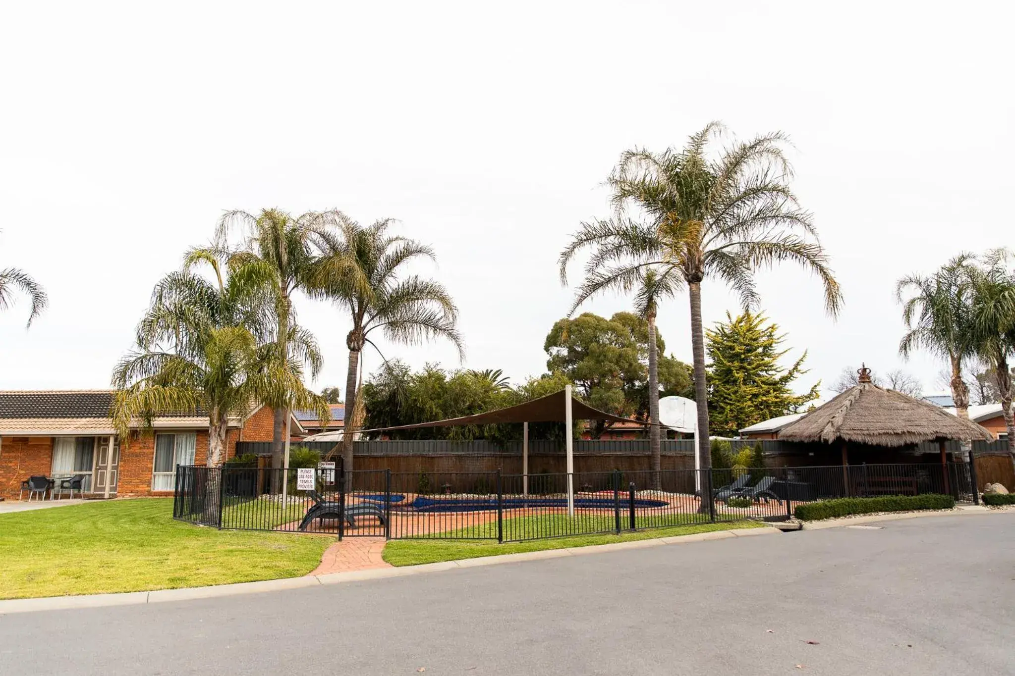 Pool view in Tea House Motor Inn Pool view in Tea House Motor Inn