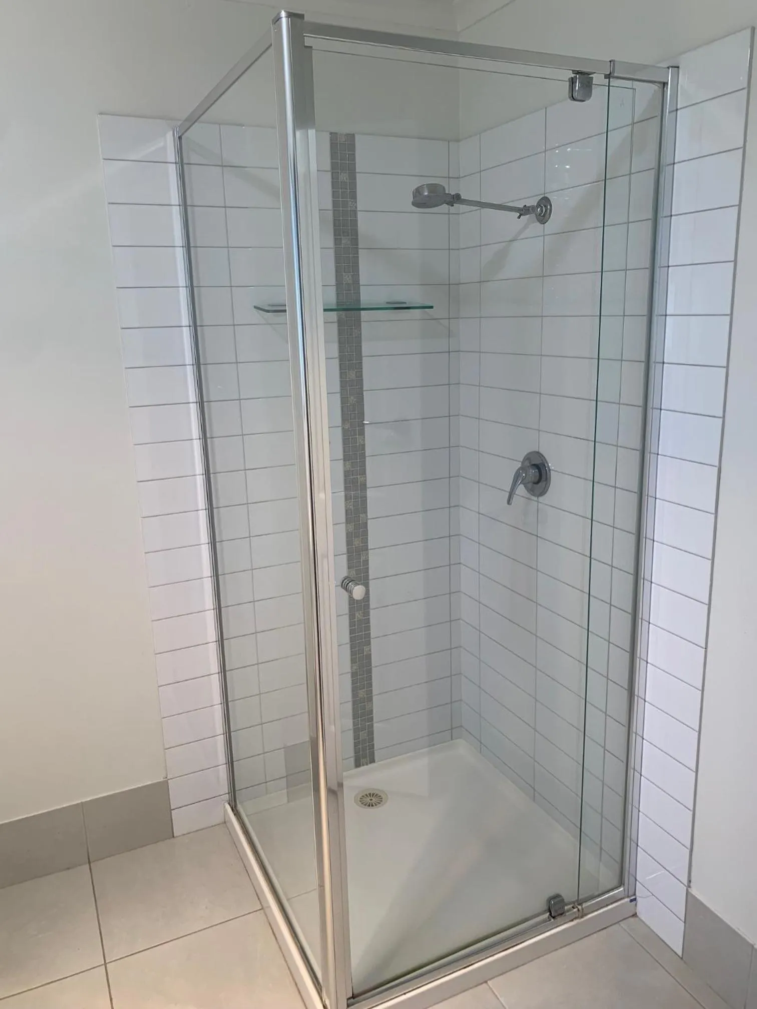 Shower in Tea House Motor Inn