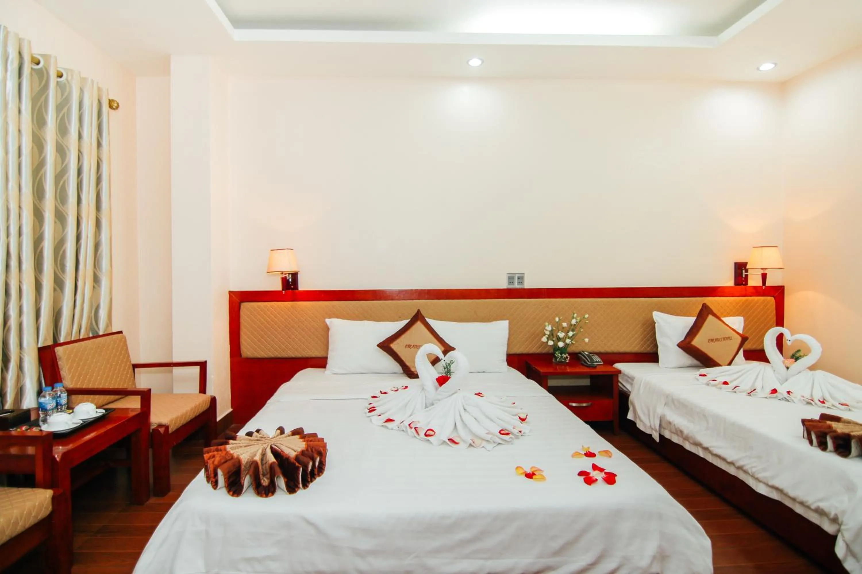 Bed in Paradis Hotel