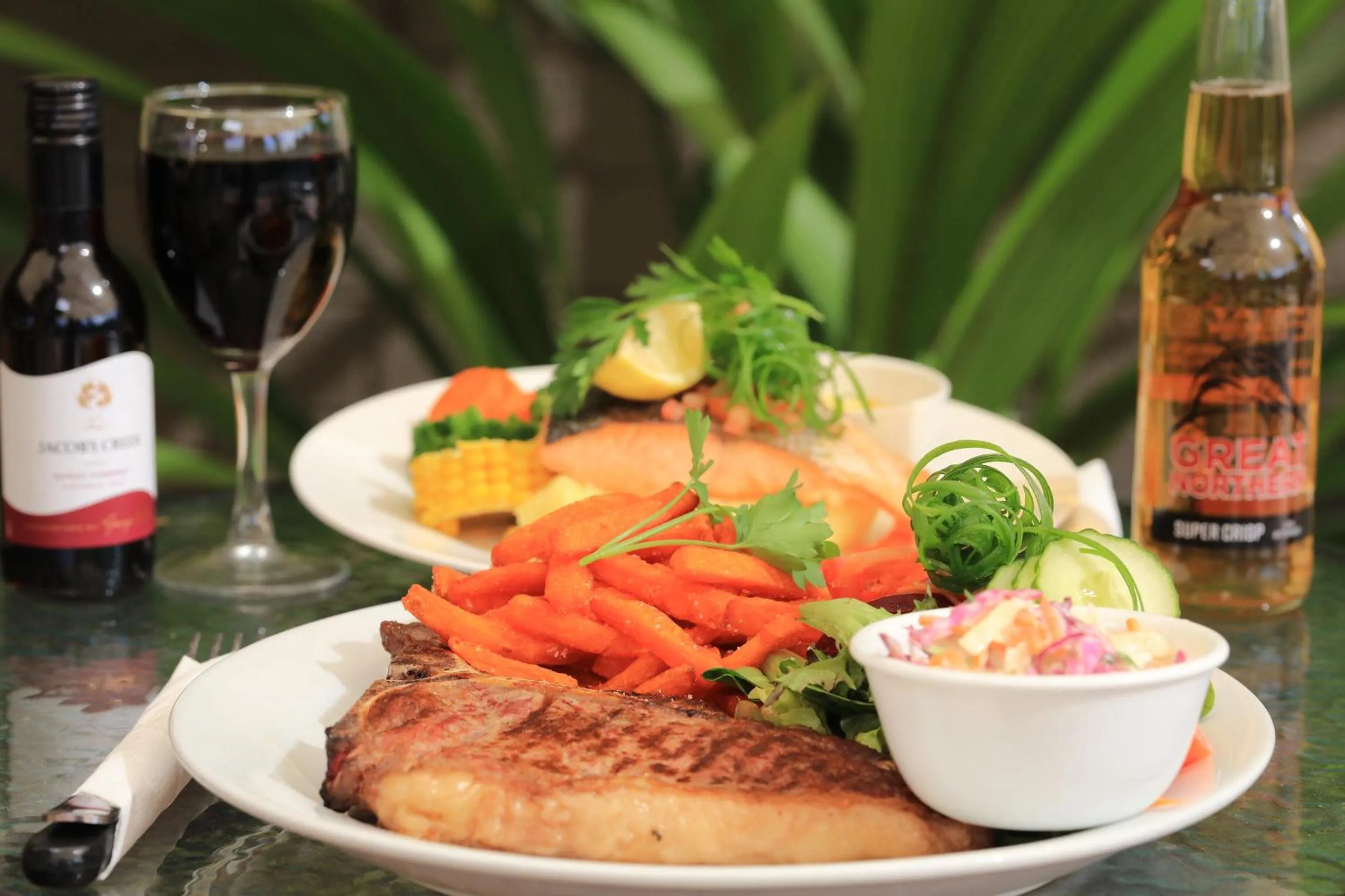 Food and drinks in Motel 707