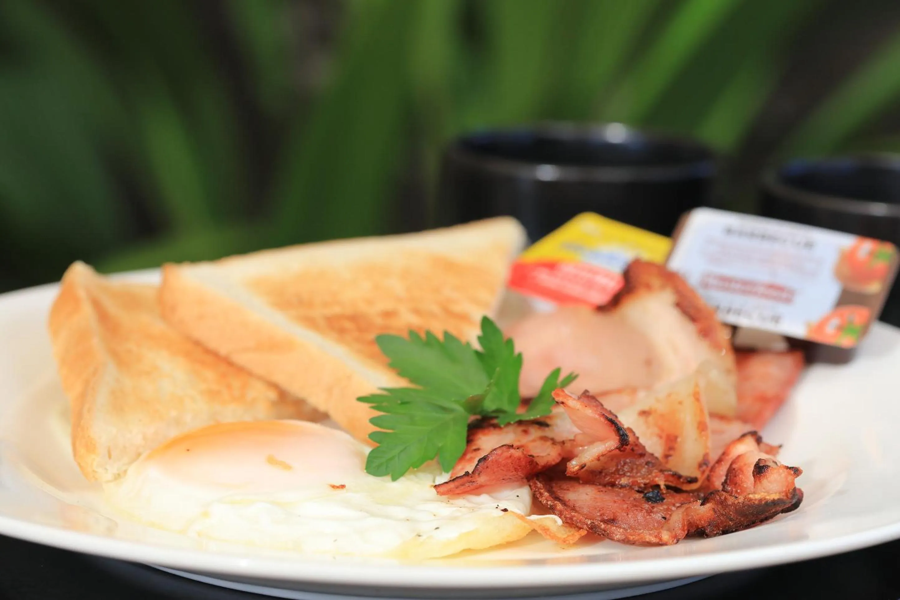 Breakfast in Motel 707