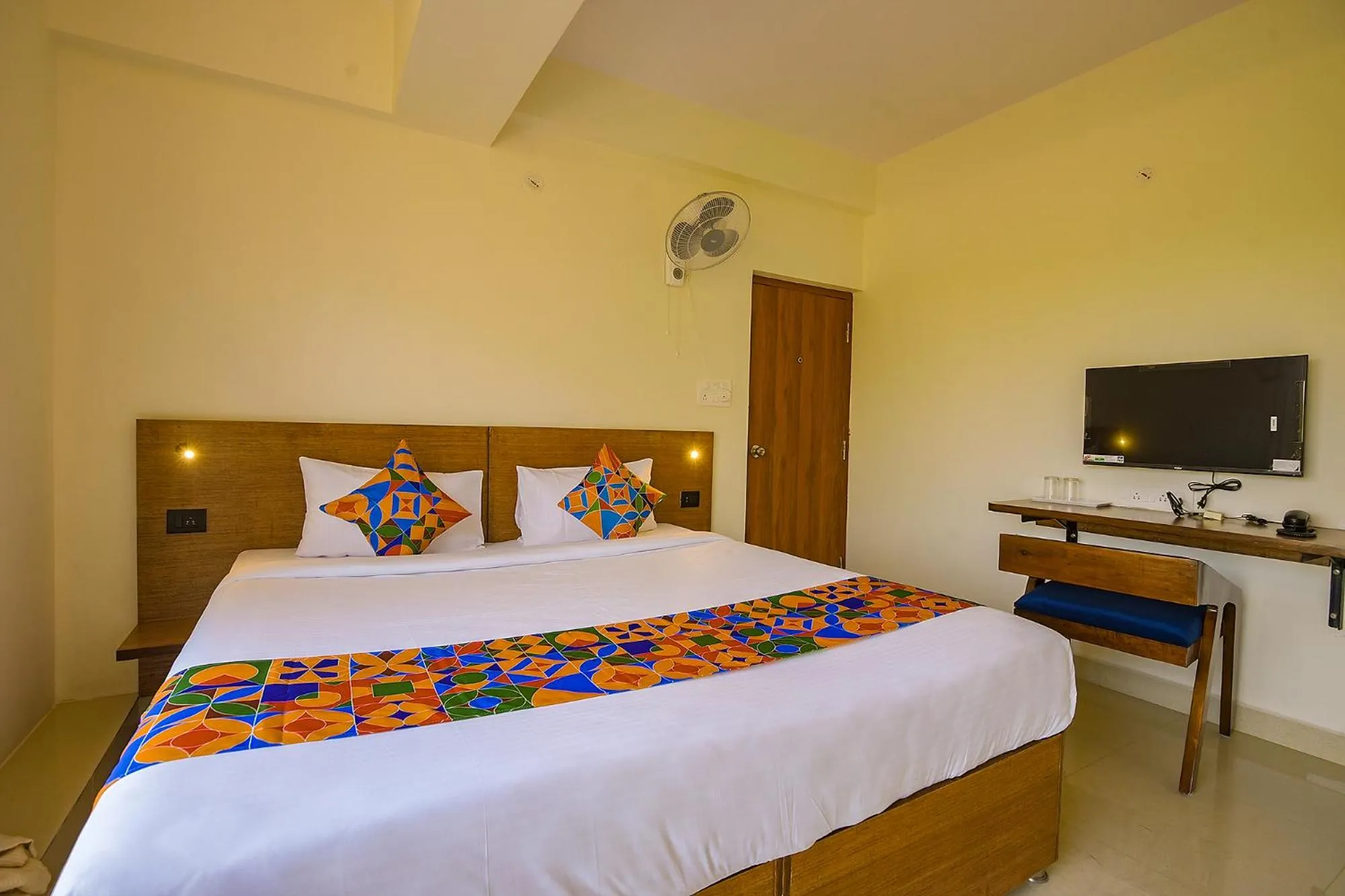 Communal lounge/ TV room, Bed in FabHotel GR Lake View - BTM Layout