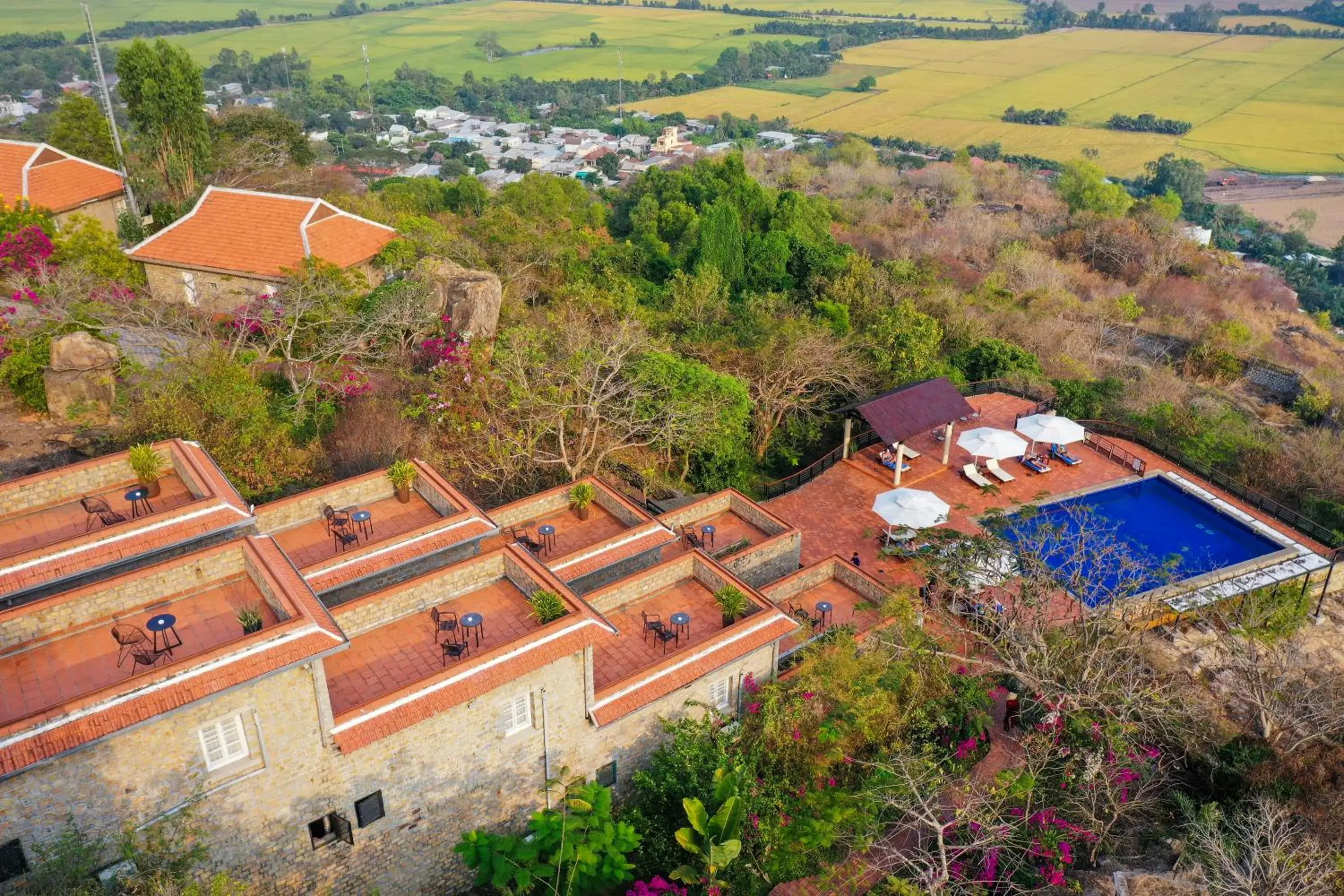 Property building in Victoria Nui Sam Lodge Property building in Victoria Nui Sam Lodge