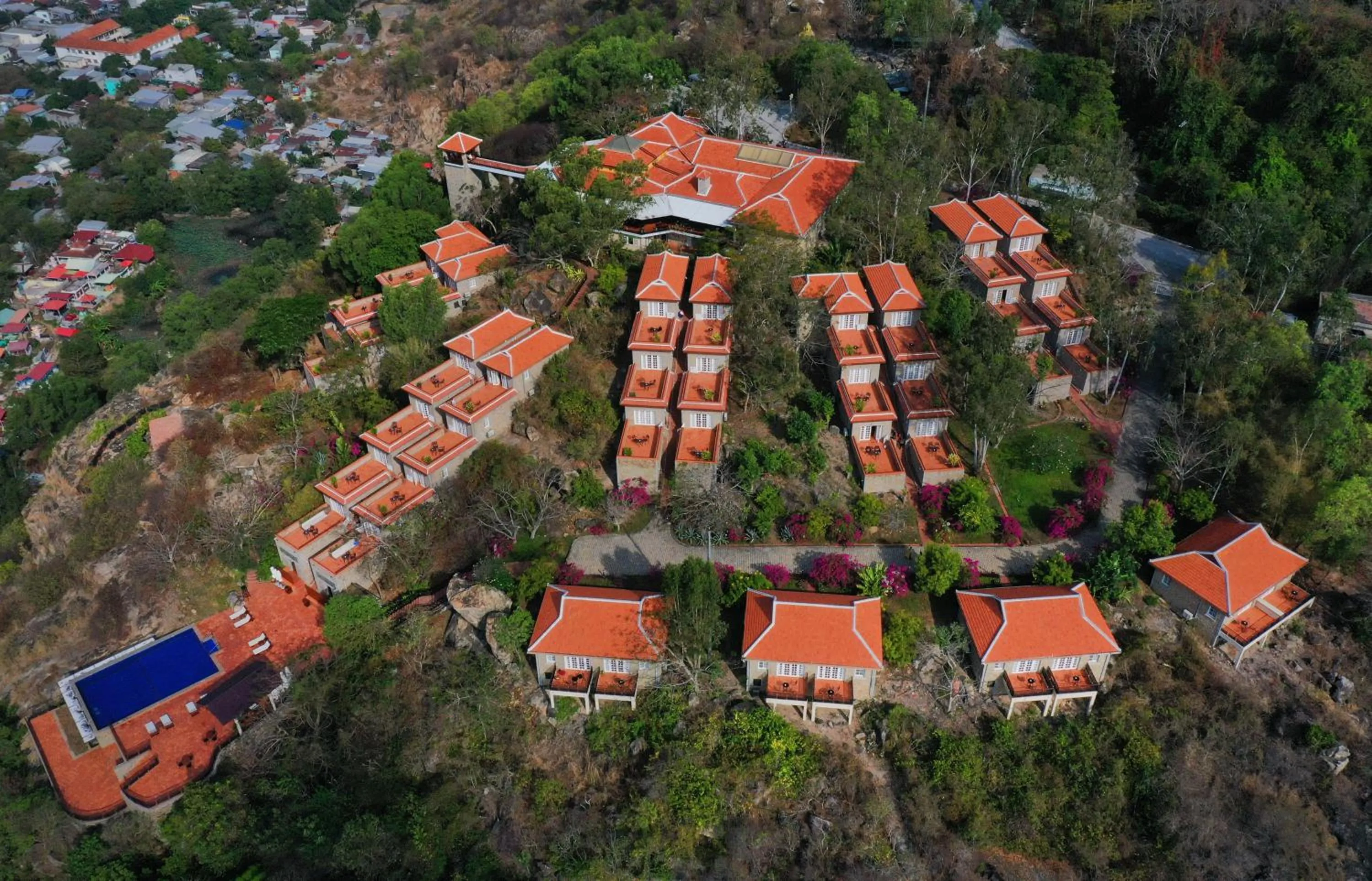 Property building in Victoria Nui Sam Lodge