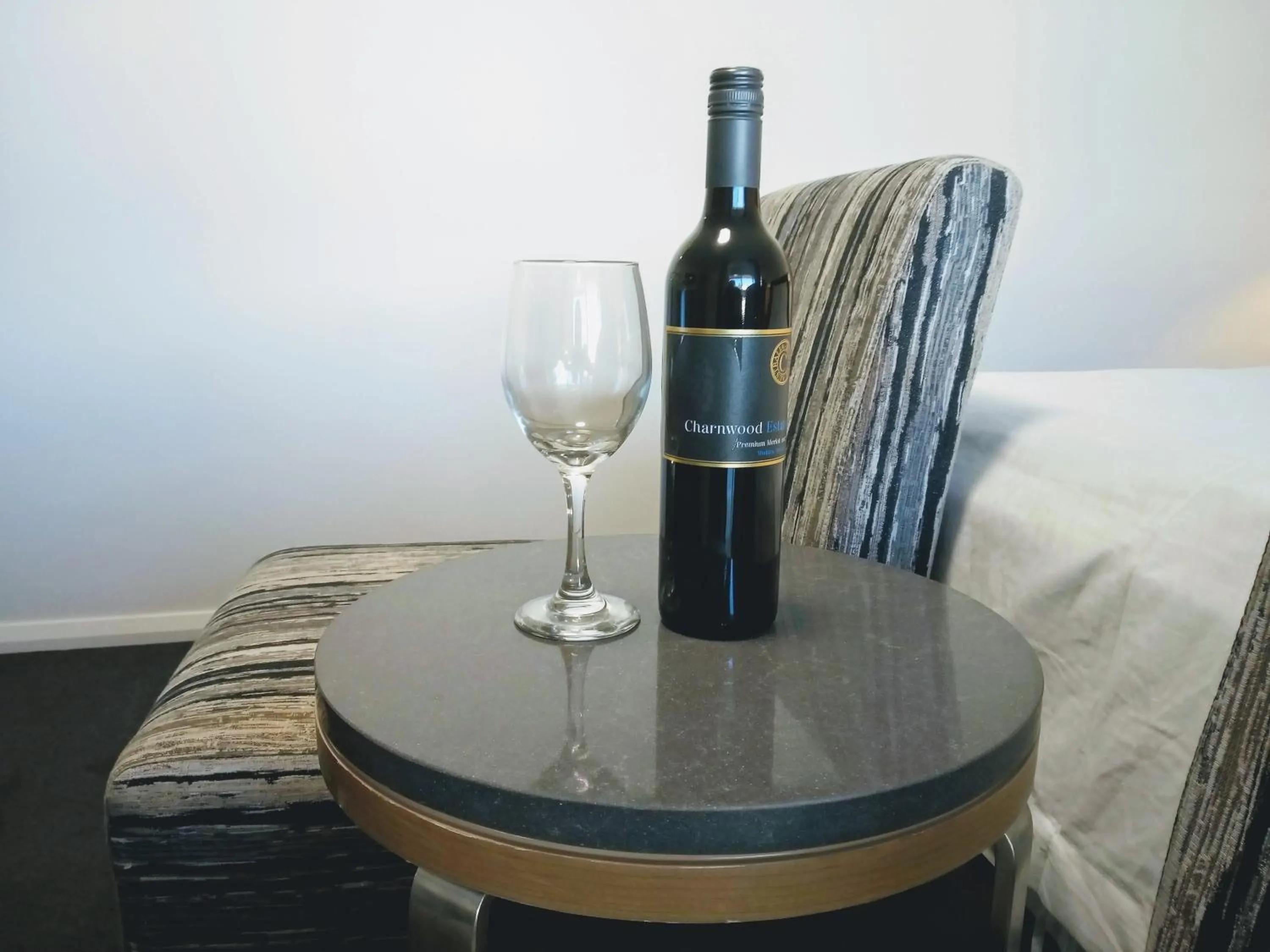 Food and drinks in Winning Post Motor Inn