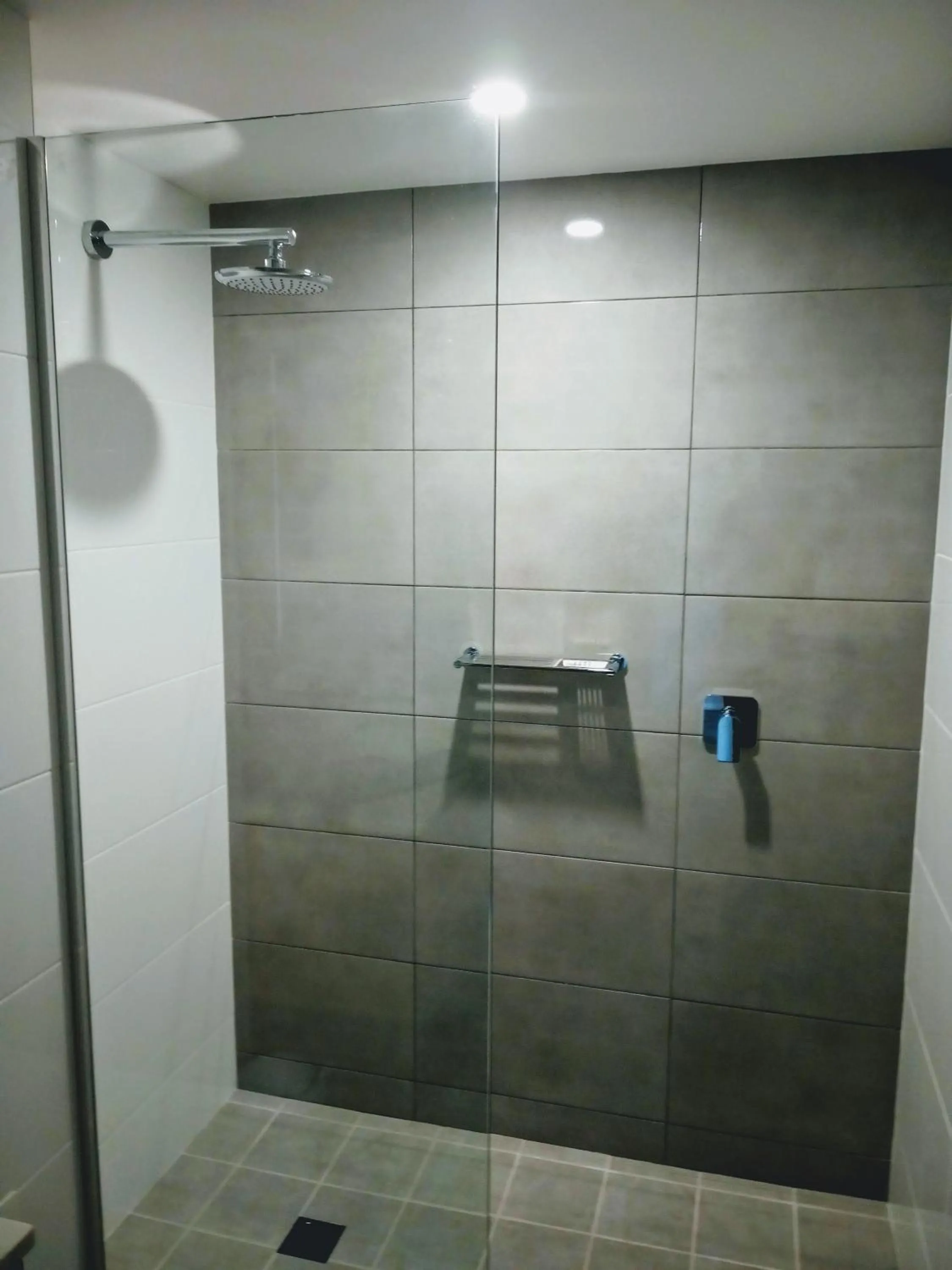 Shower in Winning Post Motor Inn