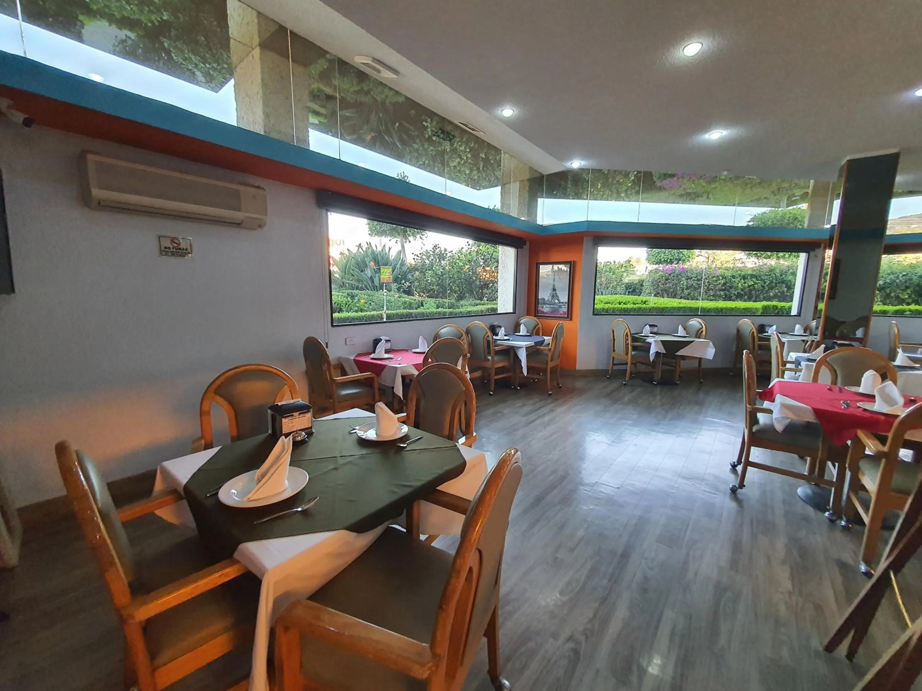 Restaurant/places to eat in Hotel Alcampo