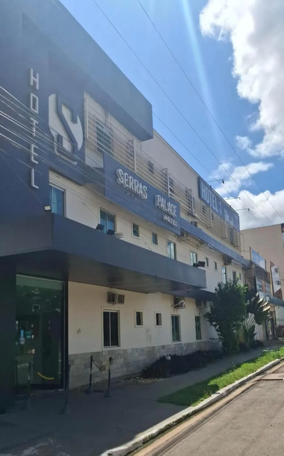 Serra's Palace Hotel