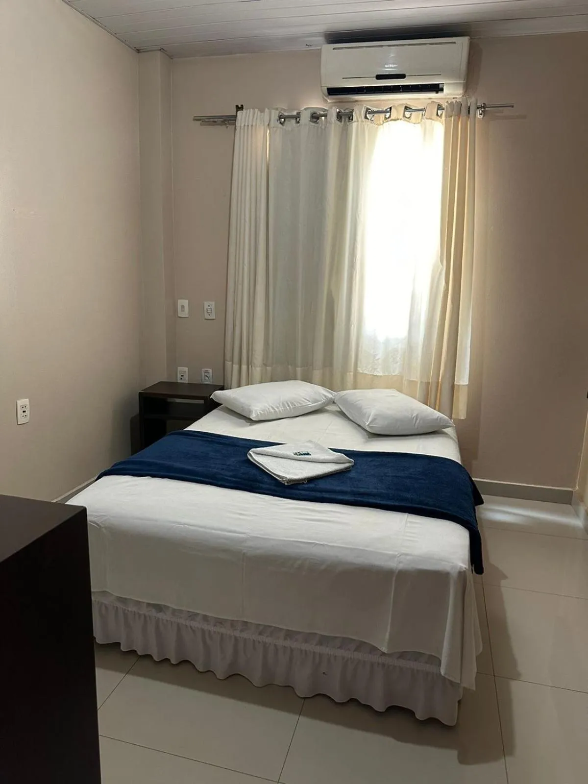 Bed in Serra's Palace Hotel