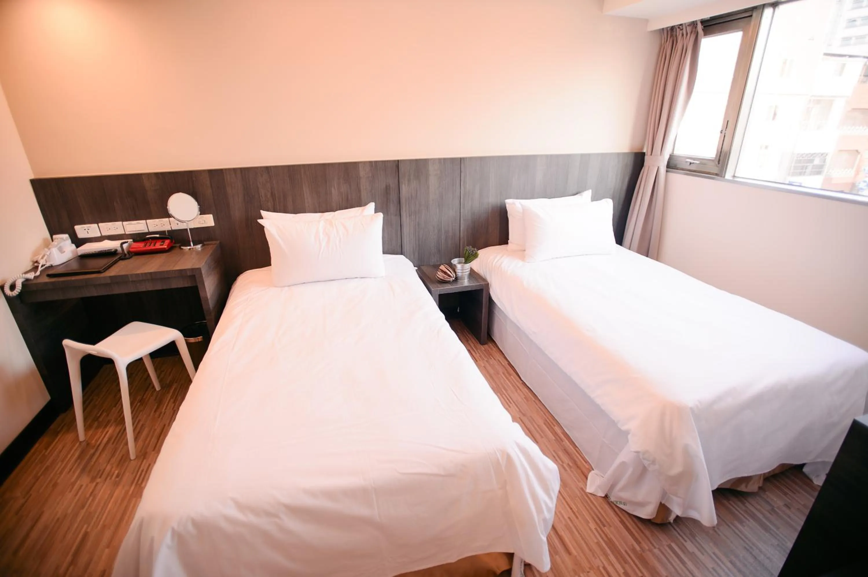 Photo of the whole room in Kiwi Express Hotel - Chenggong Rd