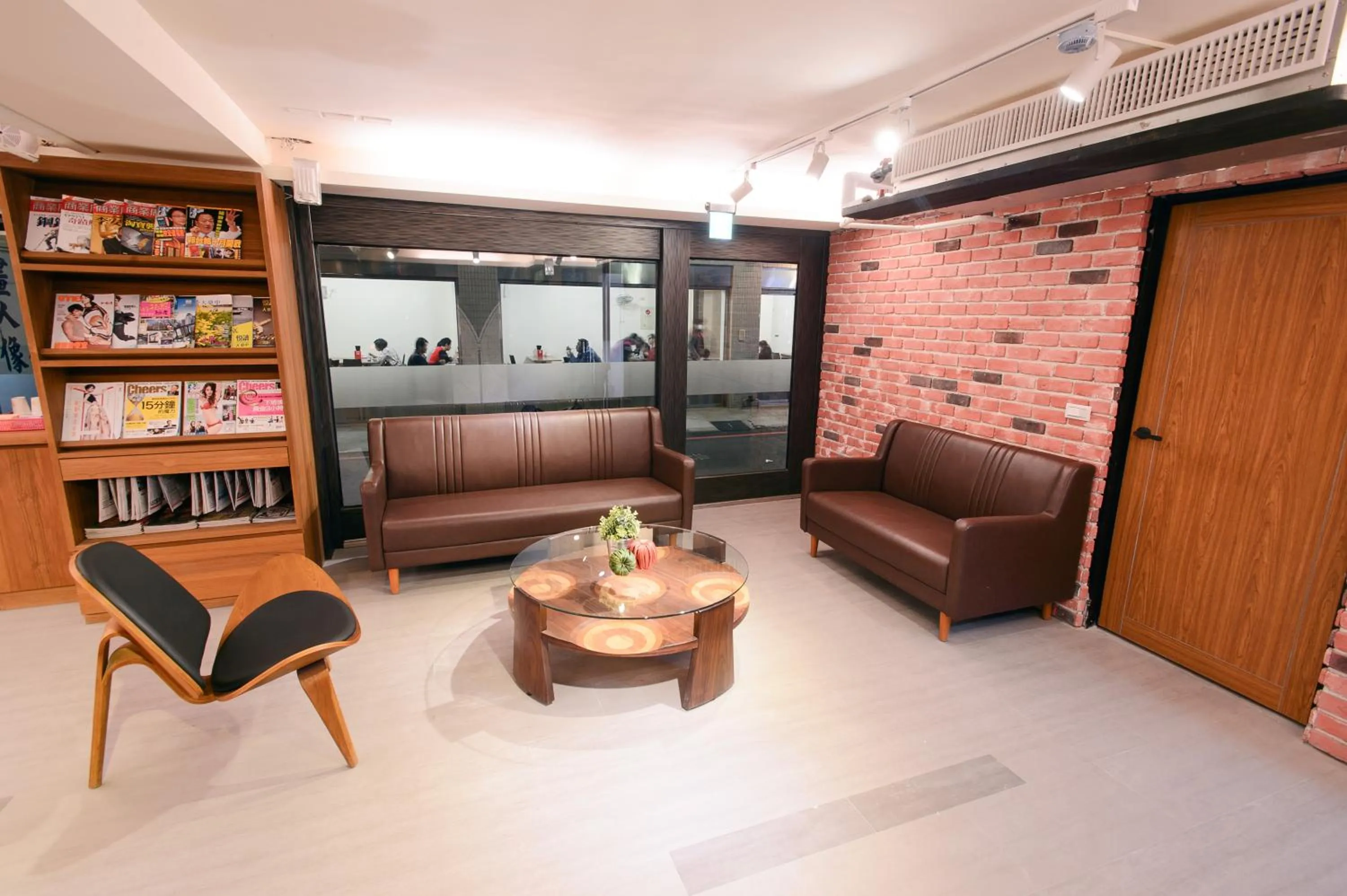 Lounge or bar in Kiwi Express Hotel - Chenggong Rd