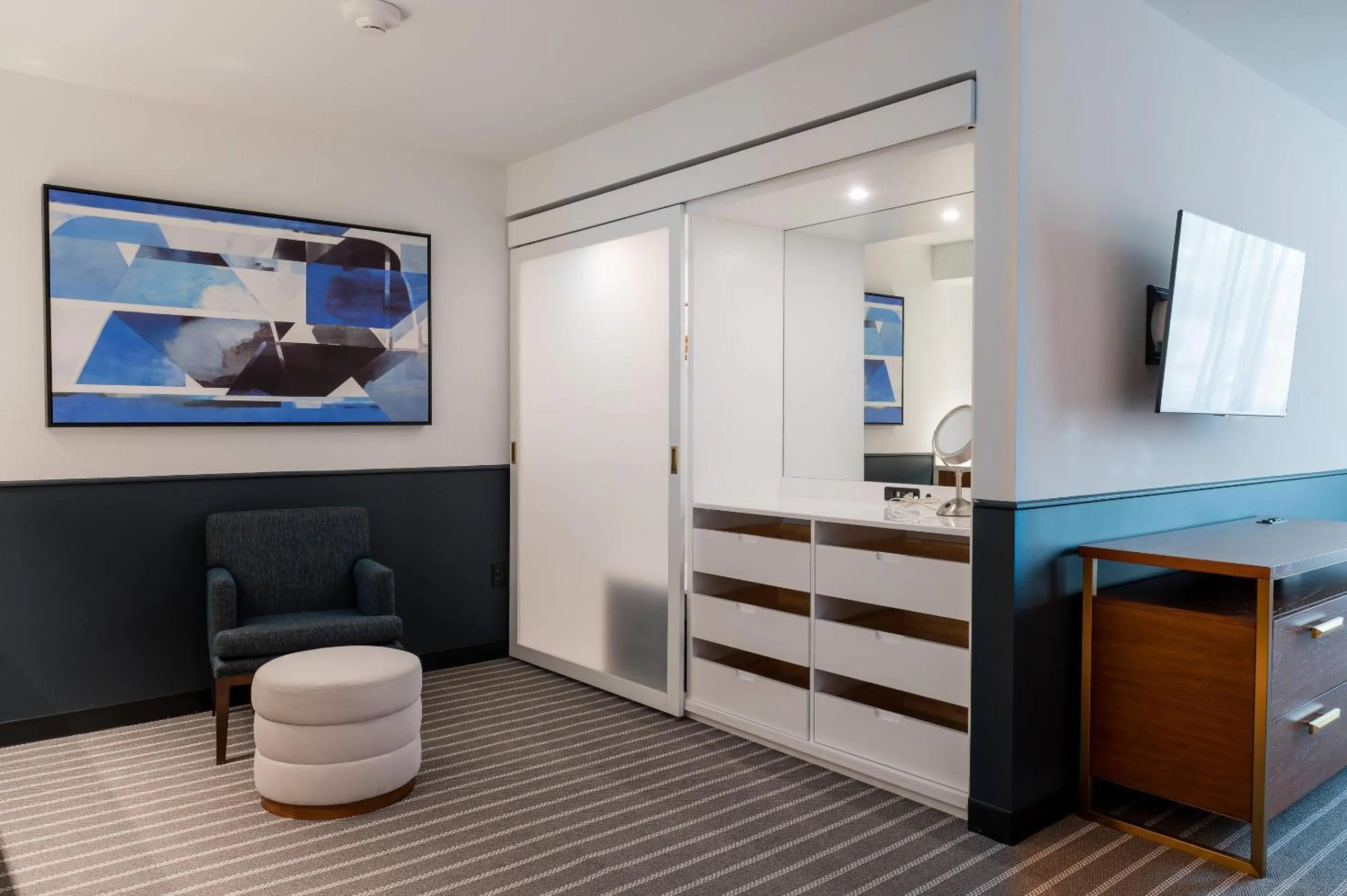 Bedroom in Cambria Hotel Boston Somerville