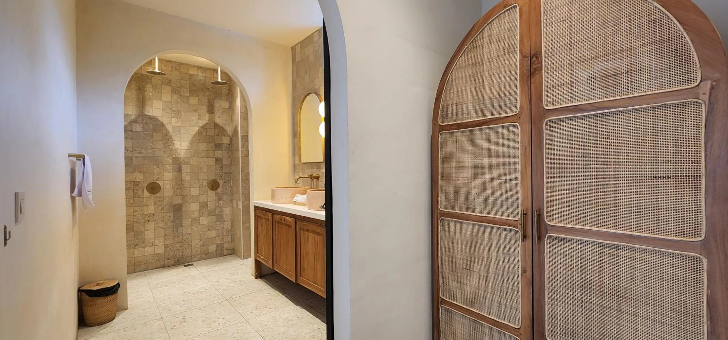 Shower in Tiu Oasis Lombok