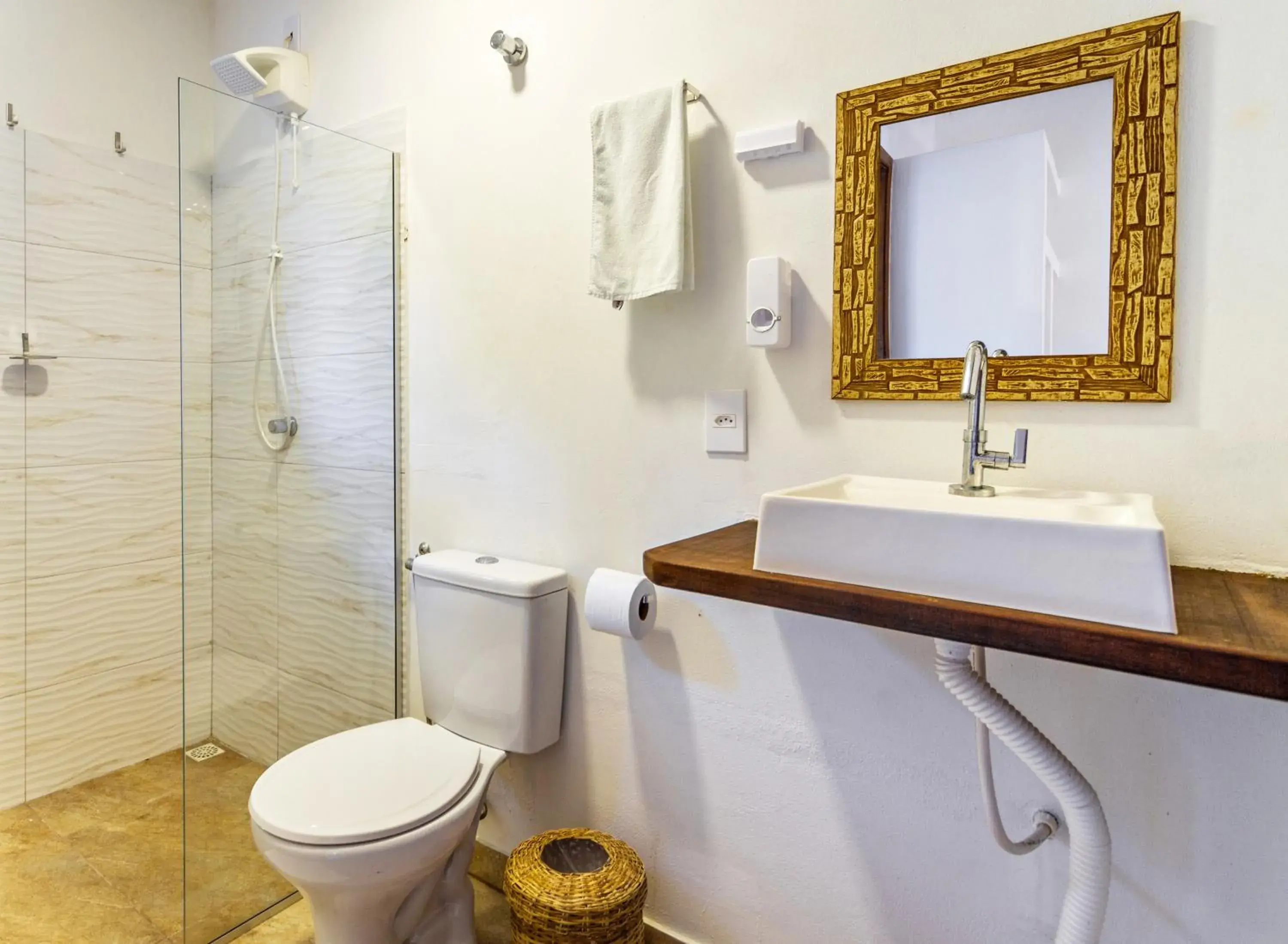 Superior Triple Room in Pousada Imperador do Espelho Superior Triple Room in Pousada Imperador do Espelho