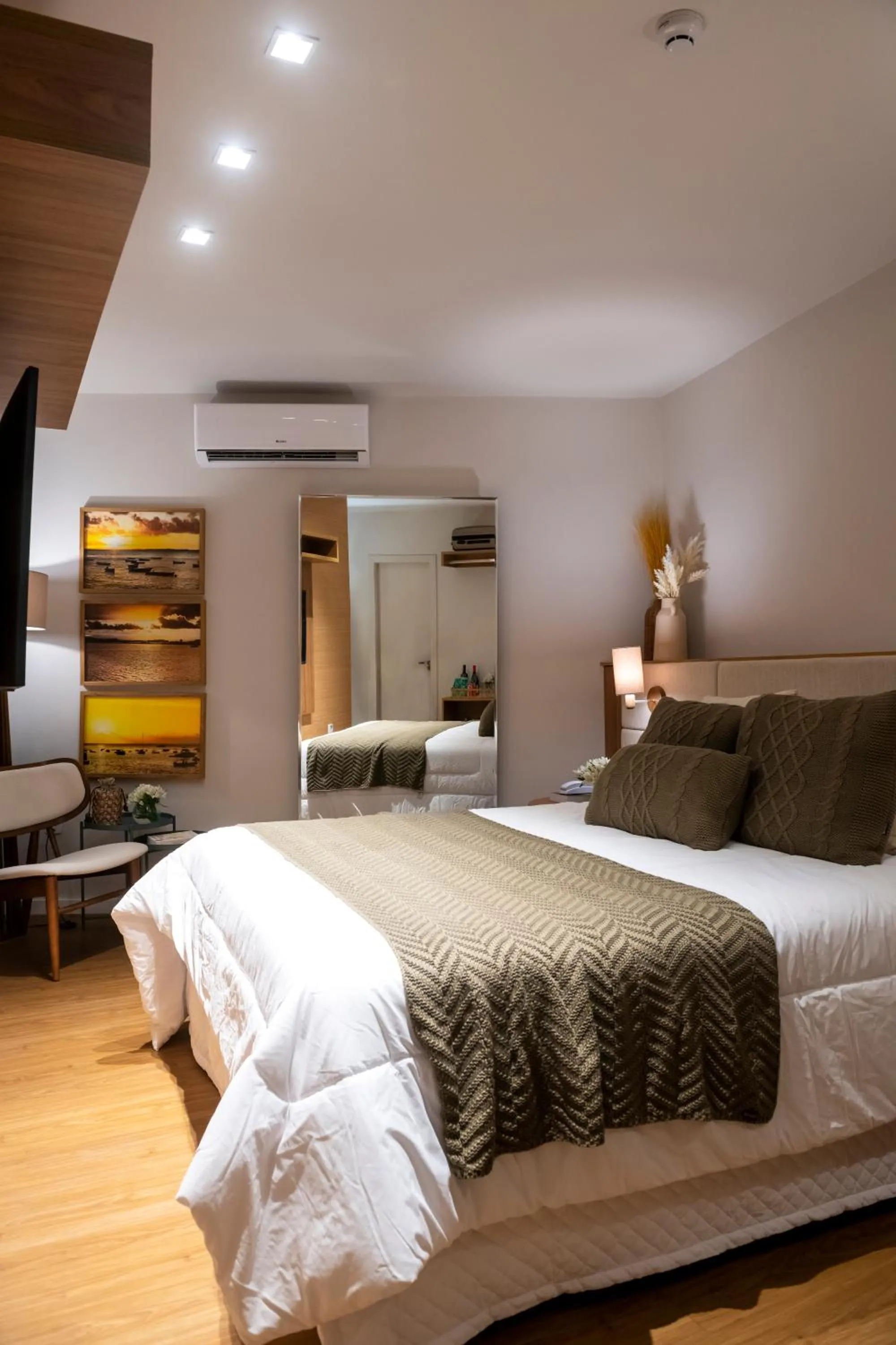 Property building, Bed in Canto Hotel