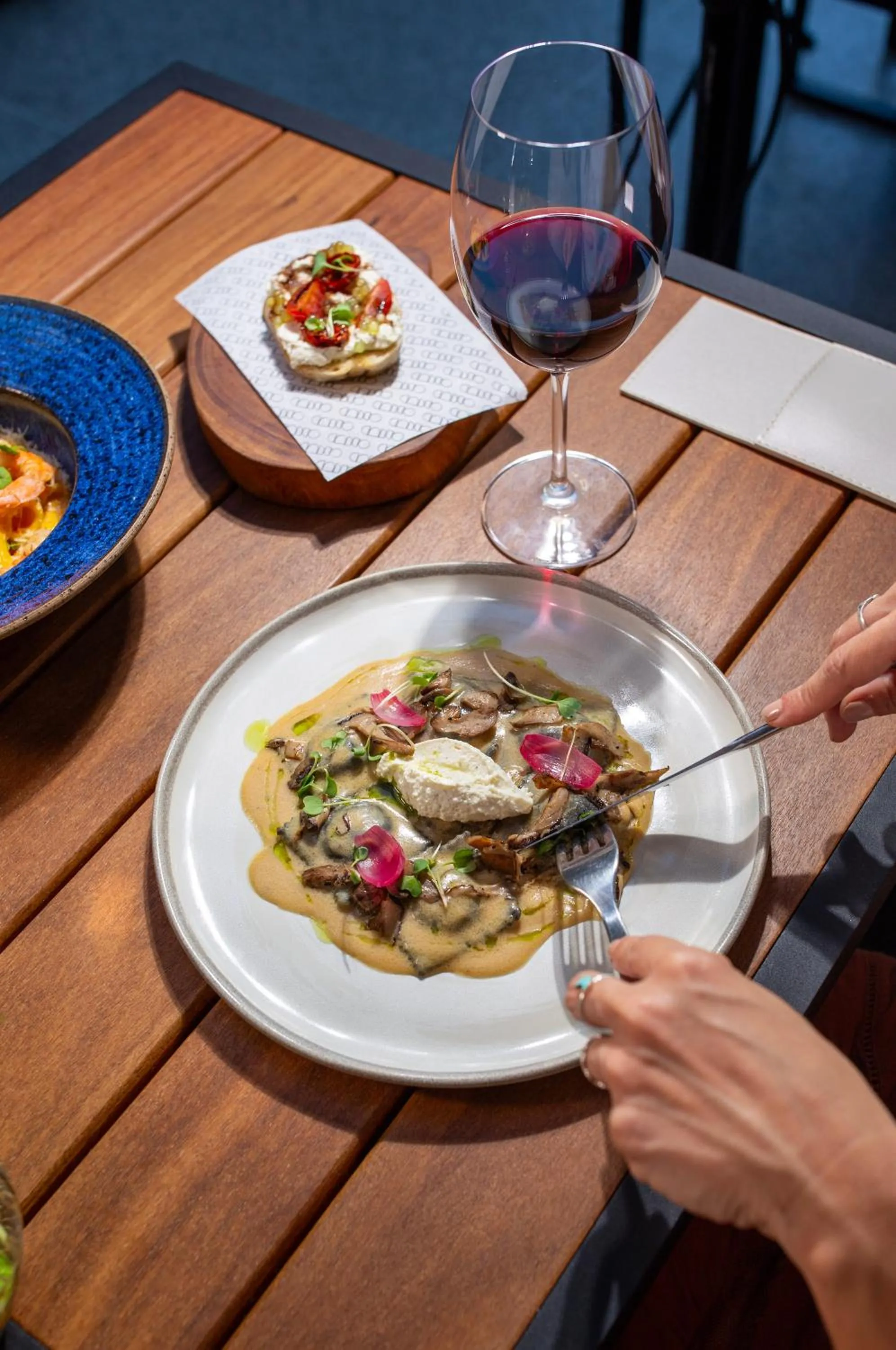 Restaurant/places to eat in Canto Hotel