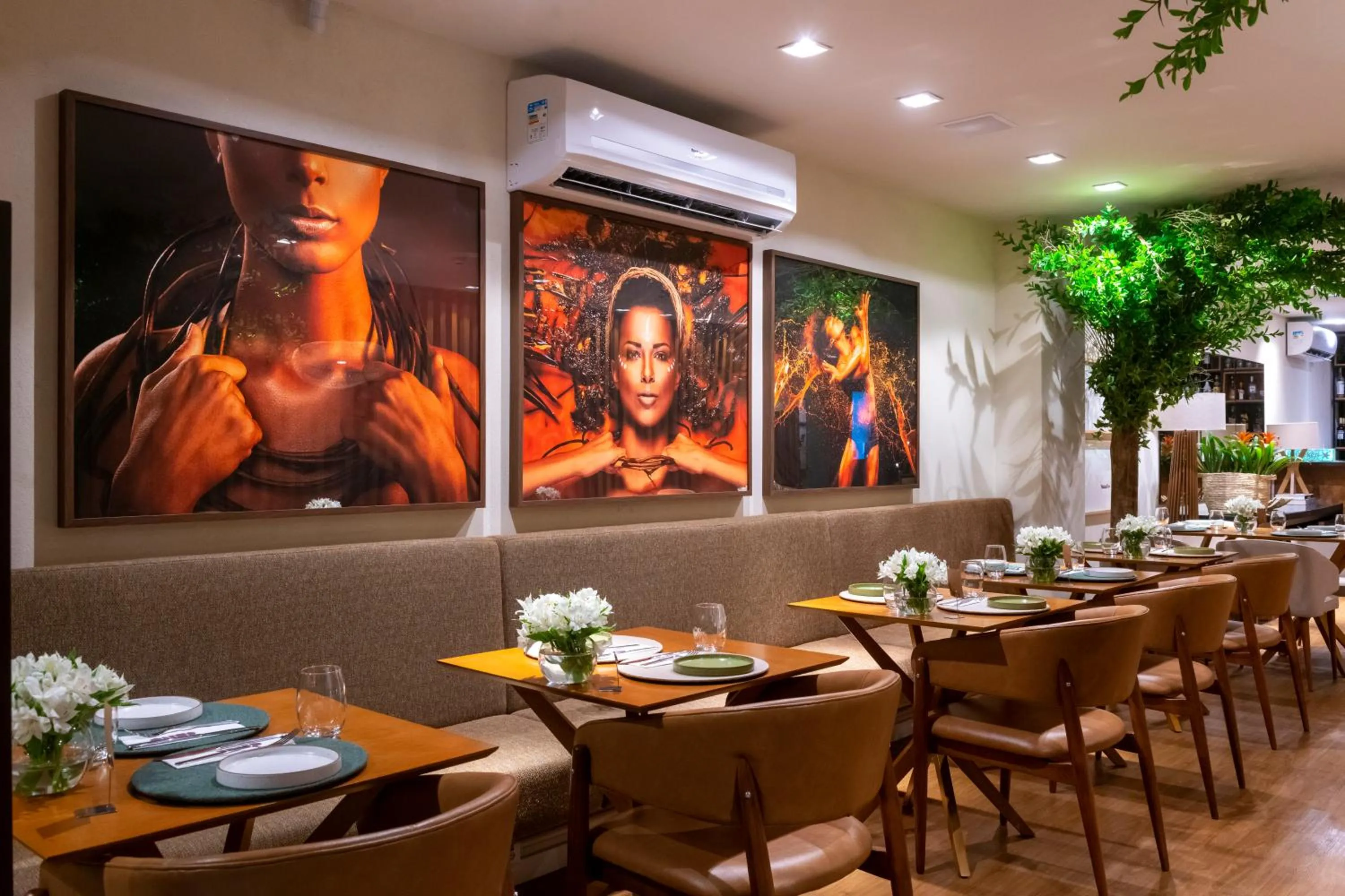 Restaurant/places to eat in Canto Hotel