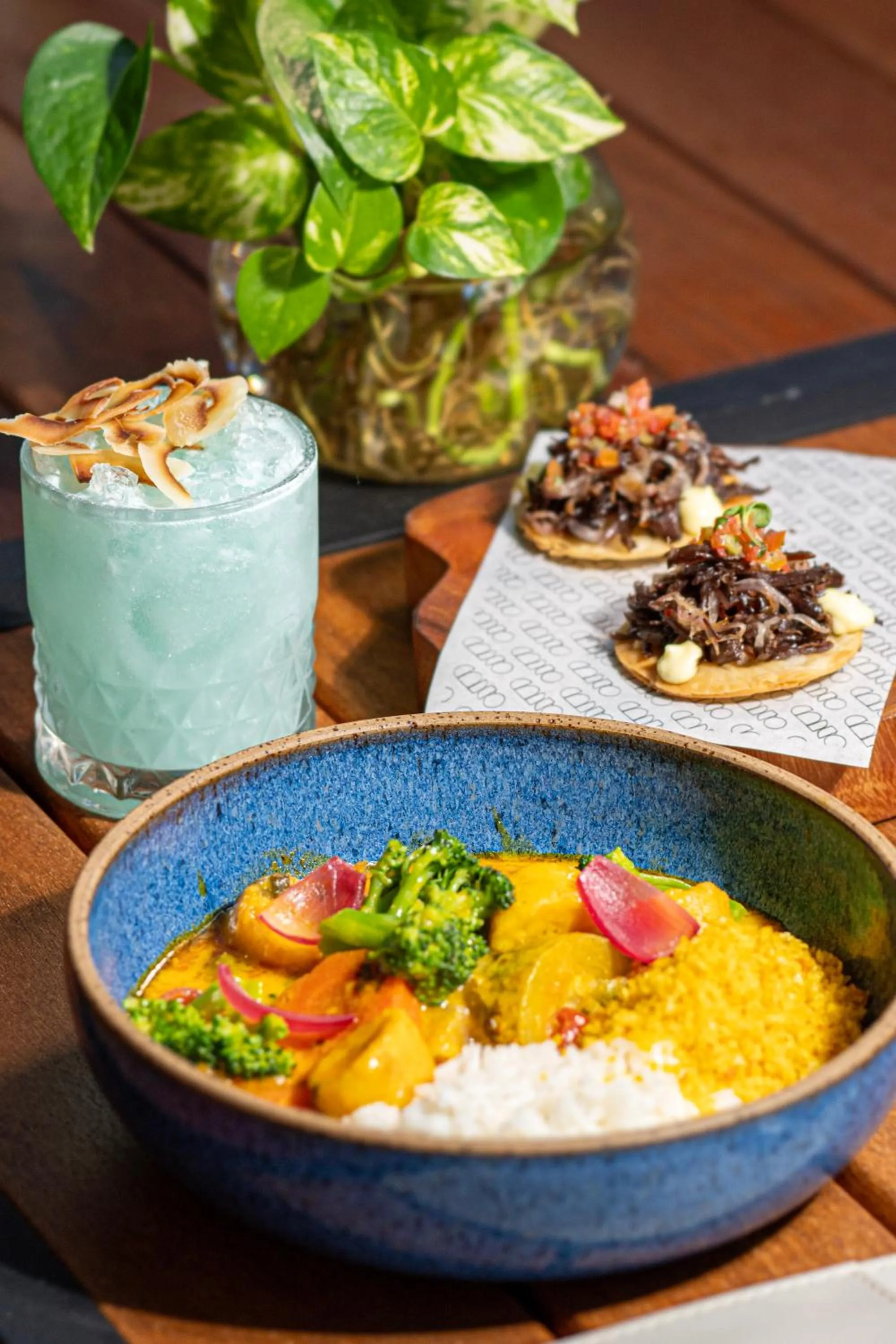 Restaurant/places to eat in Canto Hotel