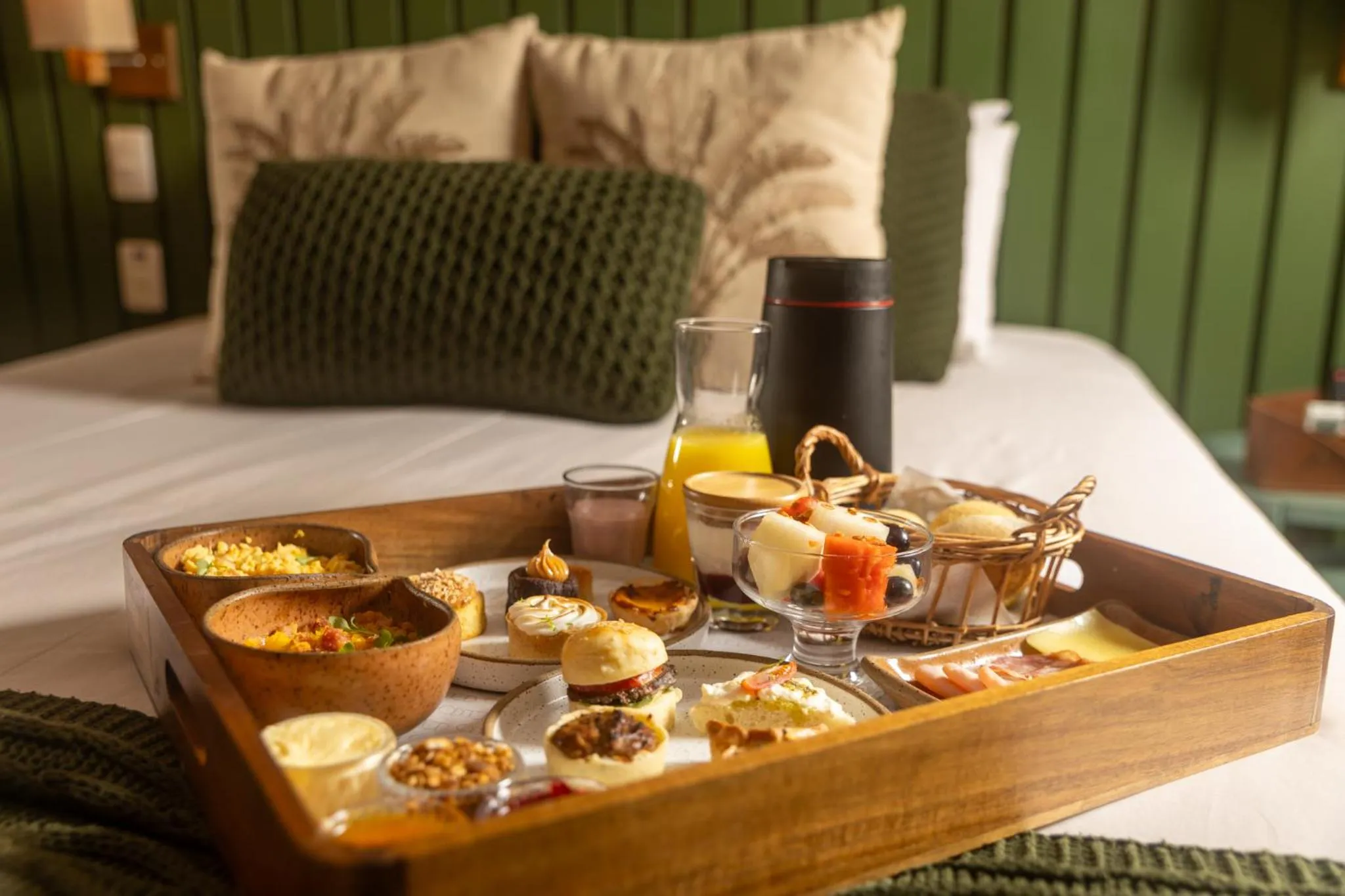 Breakfast, Bed in Canto Hotel