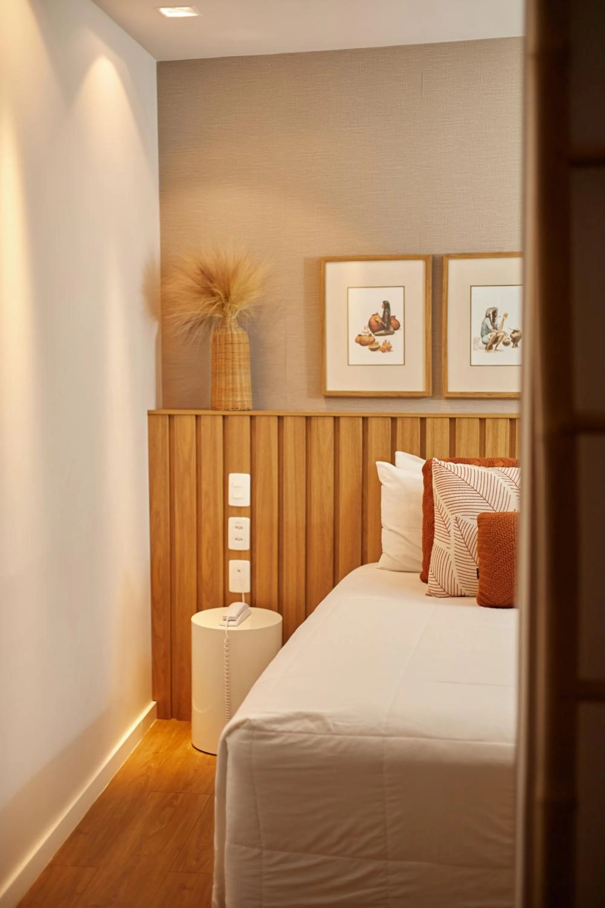 Property building, Bed in Canto Hotel