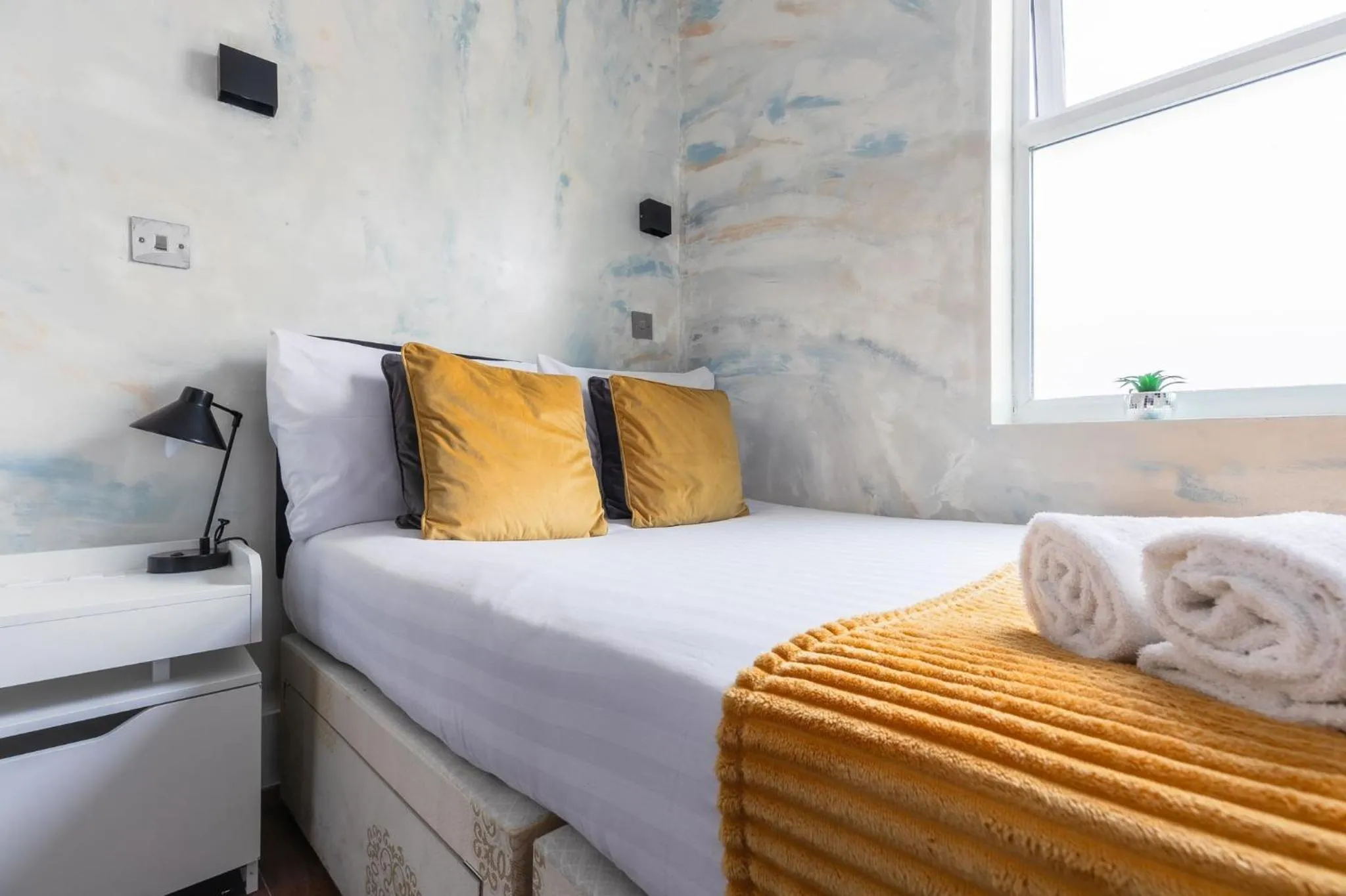 Bedroom, Bed in ND Hotel - Hyde Park