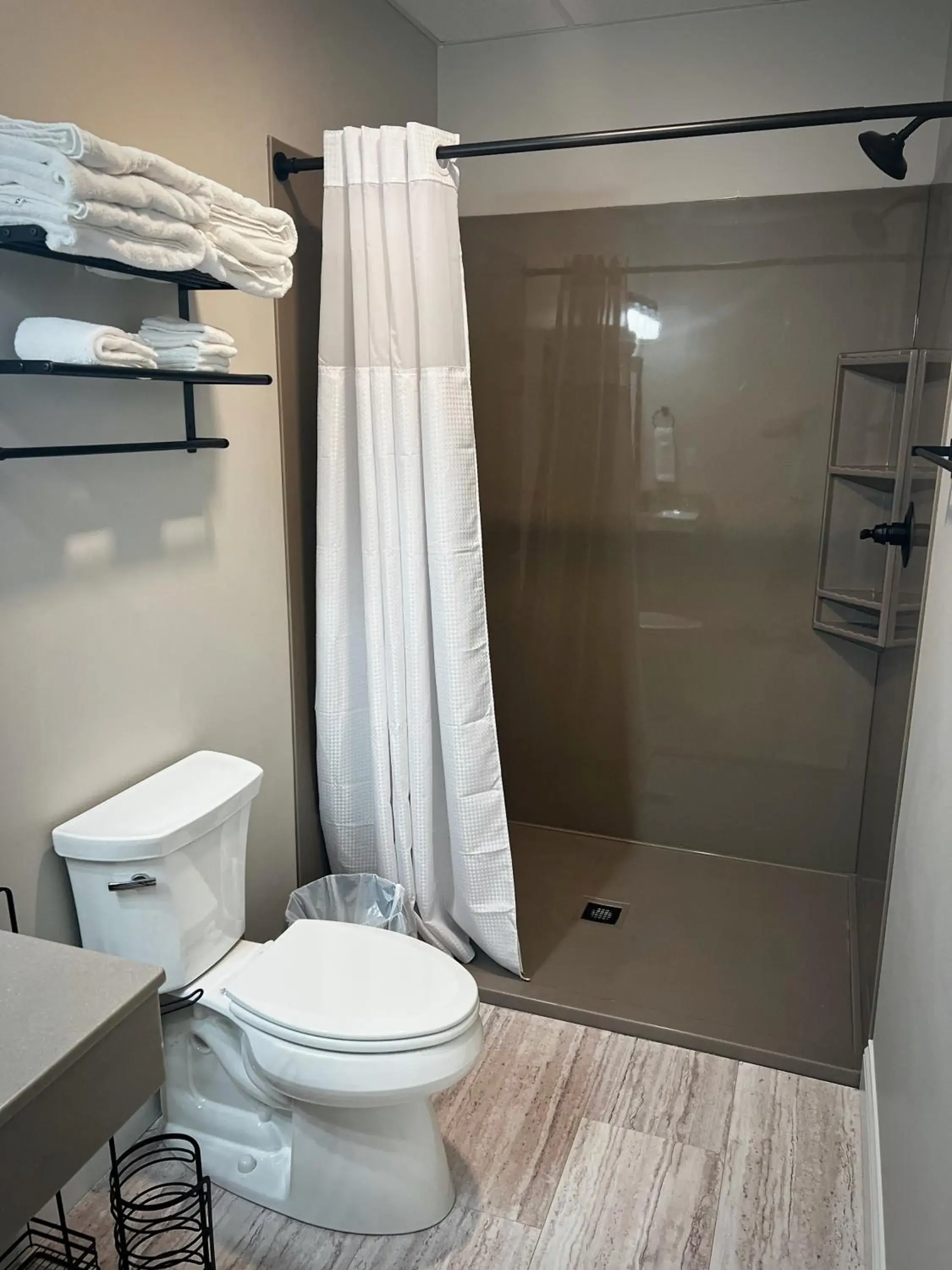 Deluxe Double Room in Inn at Elijah McLean's Deluxe Double Room in Inn at Elijah McLean's