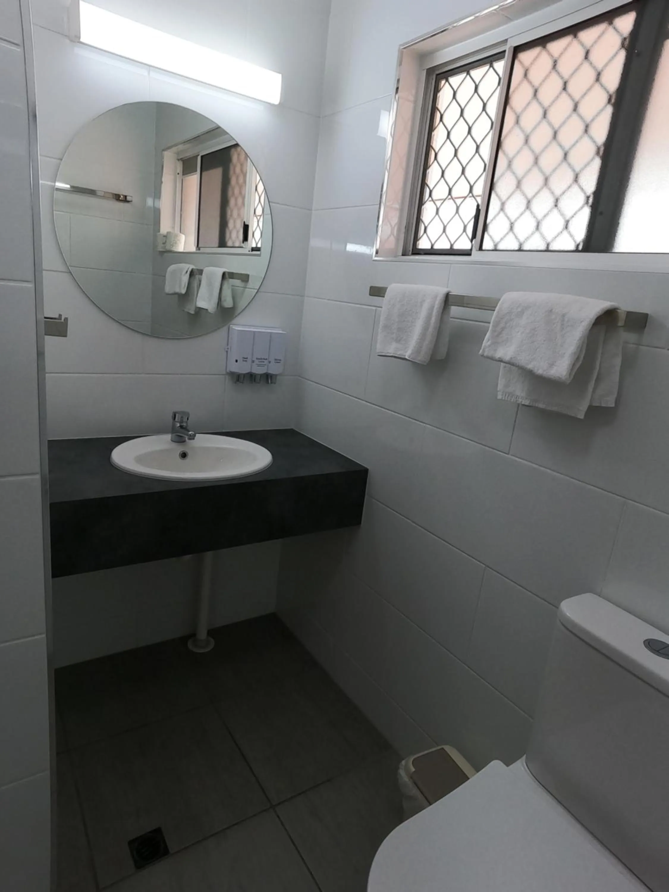 Bathroom in Monte Carlo Motor Inn