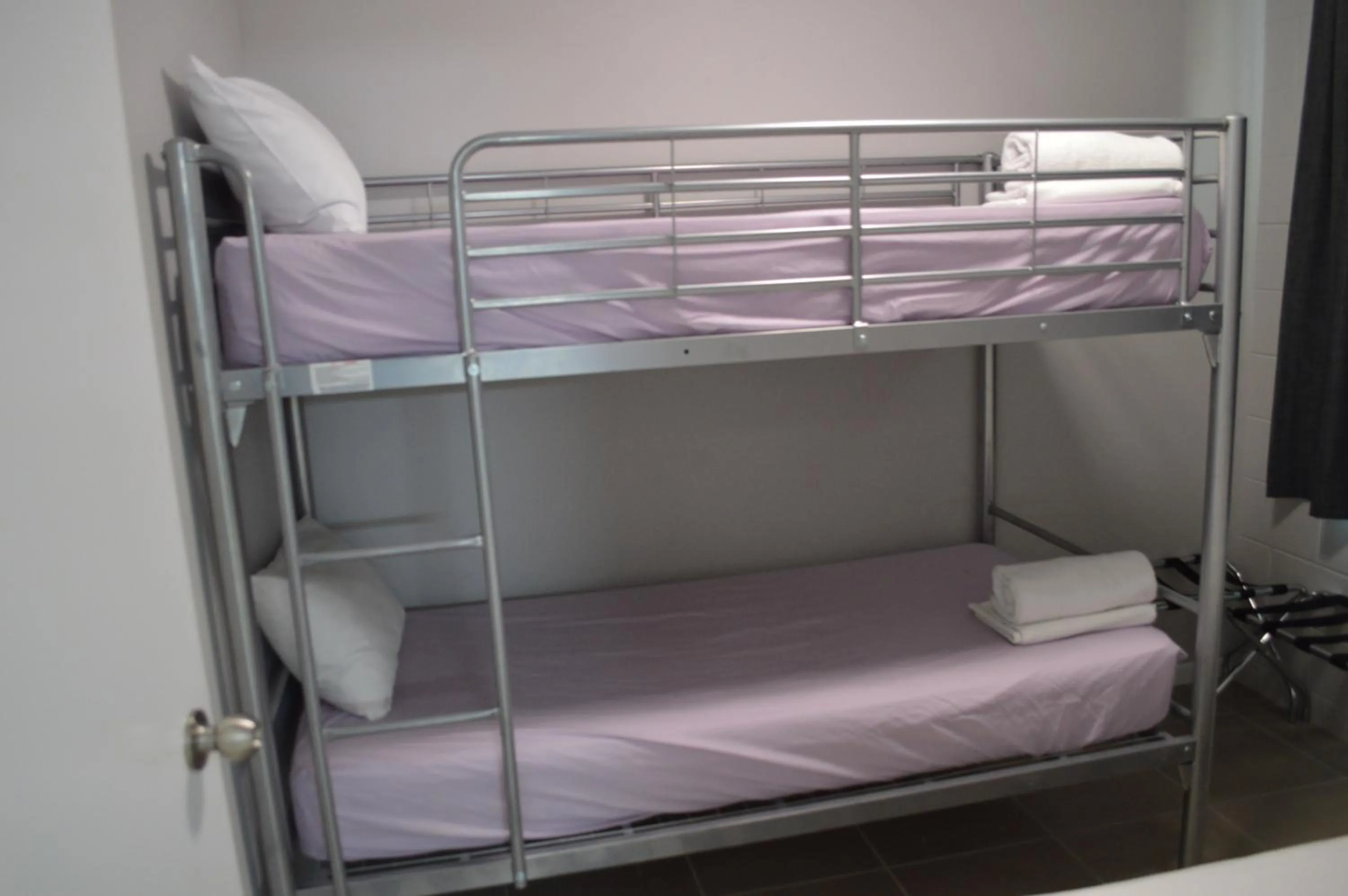 Bedroom, Bed in Monte Carlo Motor Inn