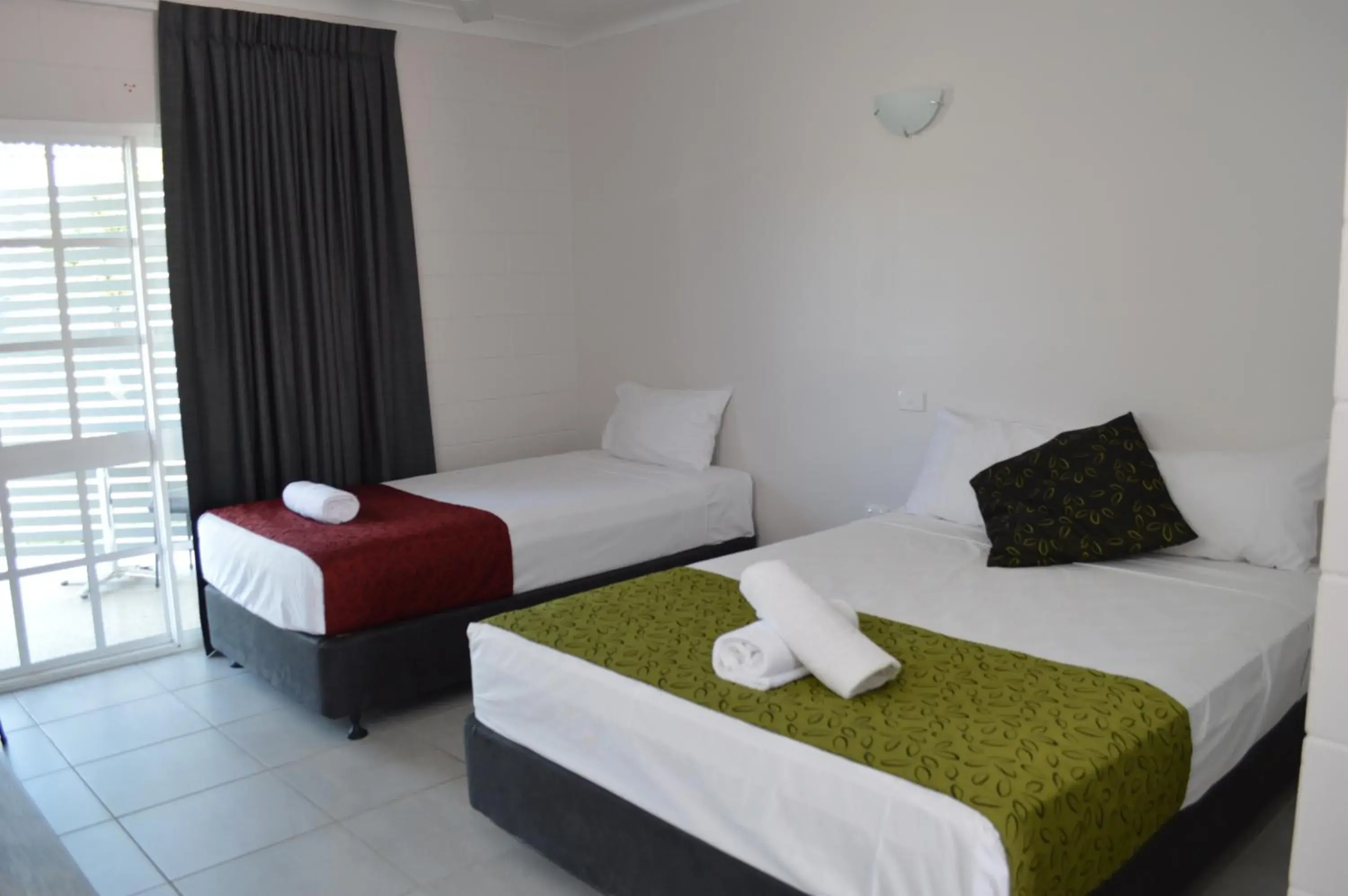 Queen Twin (Q and S) in Monte Carlo Motor Inn Queen Twin (Q and S) in Monte Carlo Motor Inn