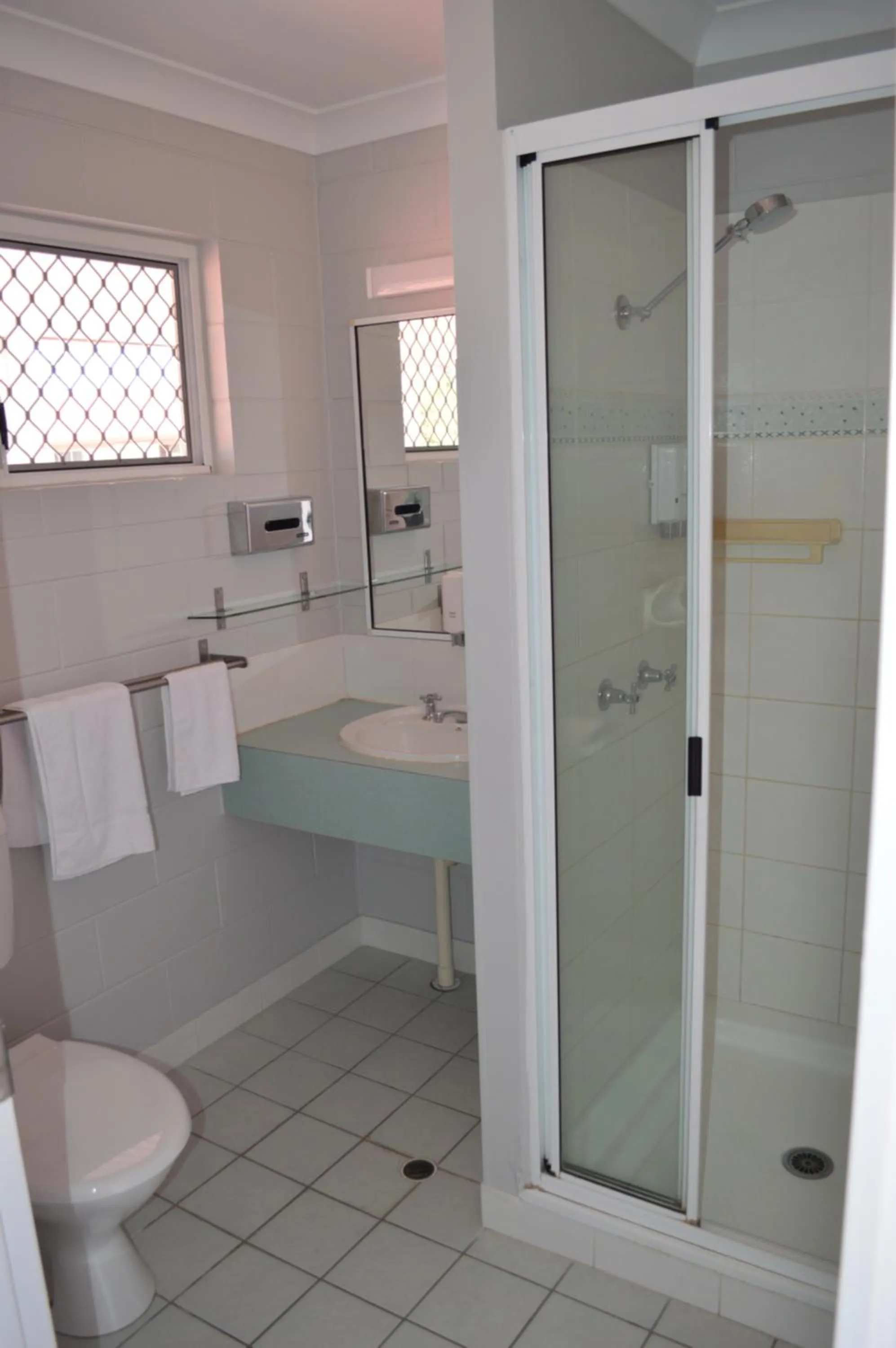 Shower in Monte Carlo Motor Inn