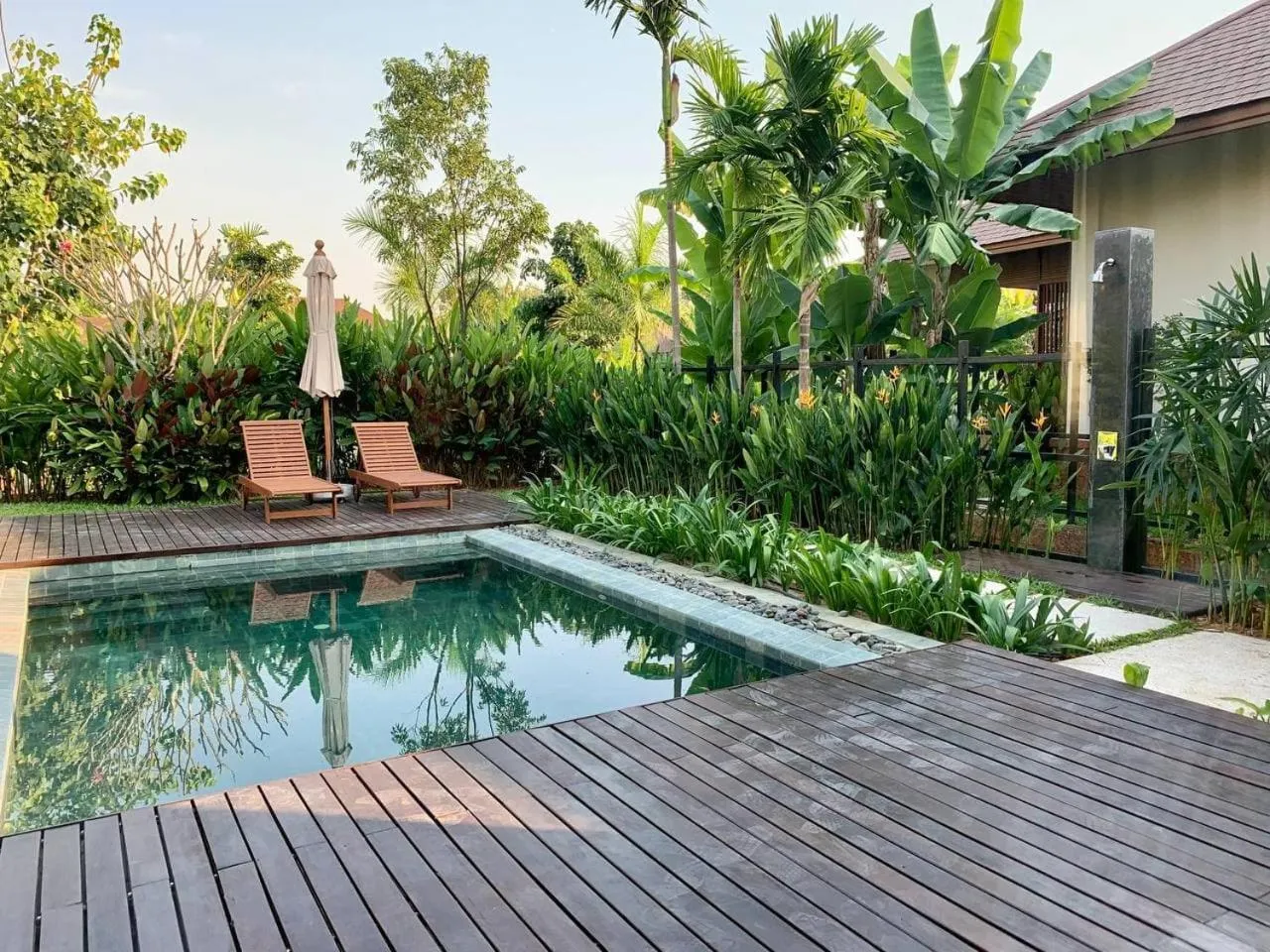 Swimming pool in Angkor Green Gardens by Dara